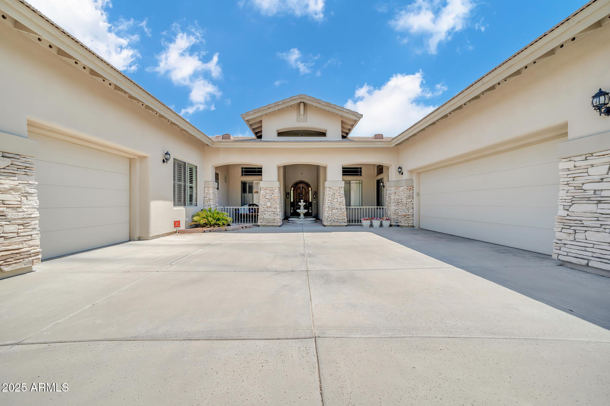 8607 E PRESERVE Way