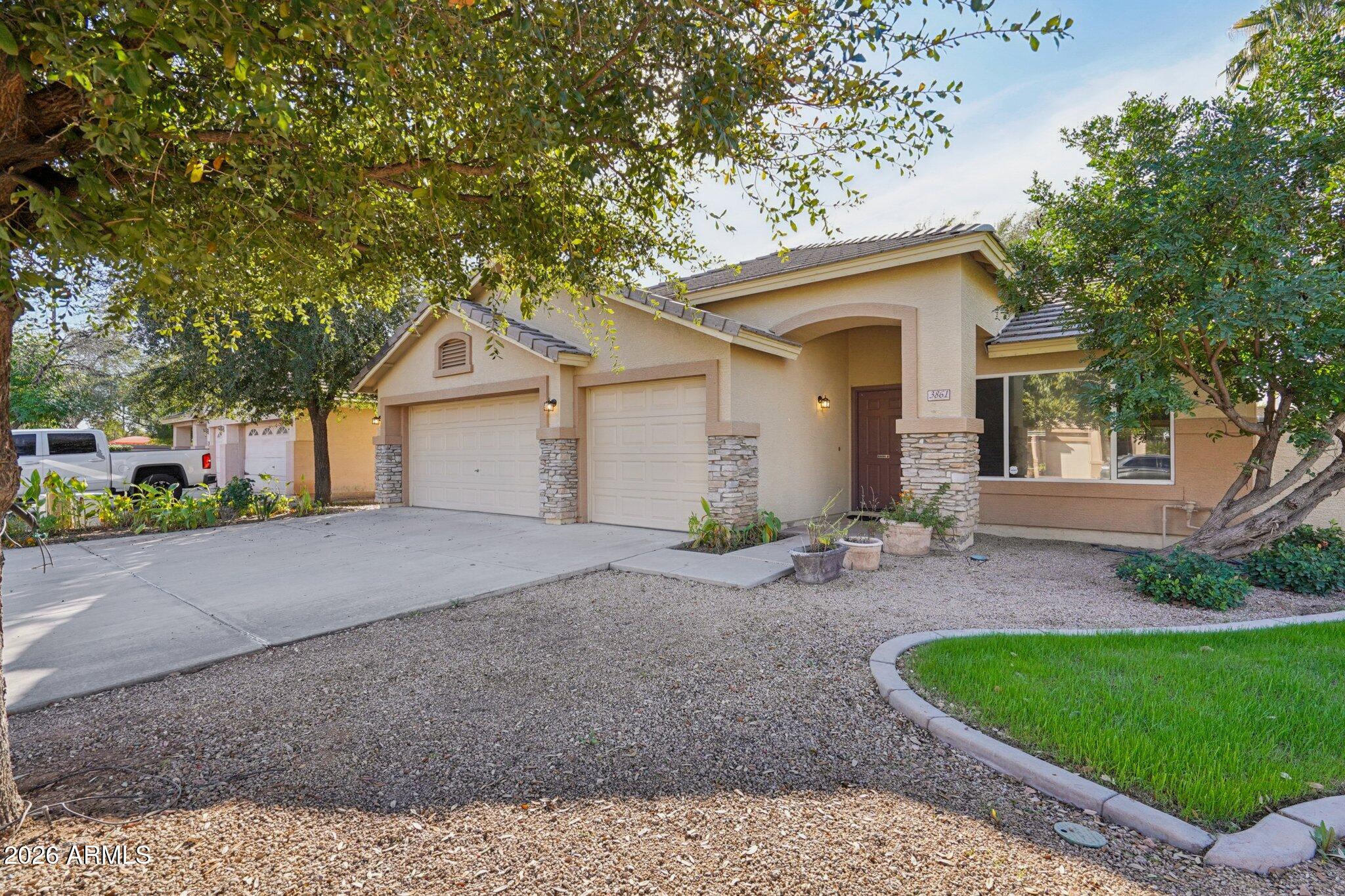 3861 E ASPEN Way