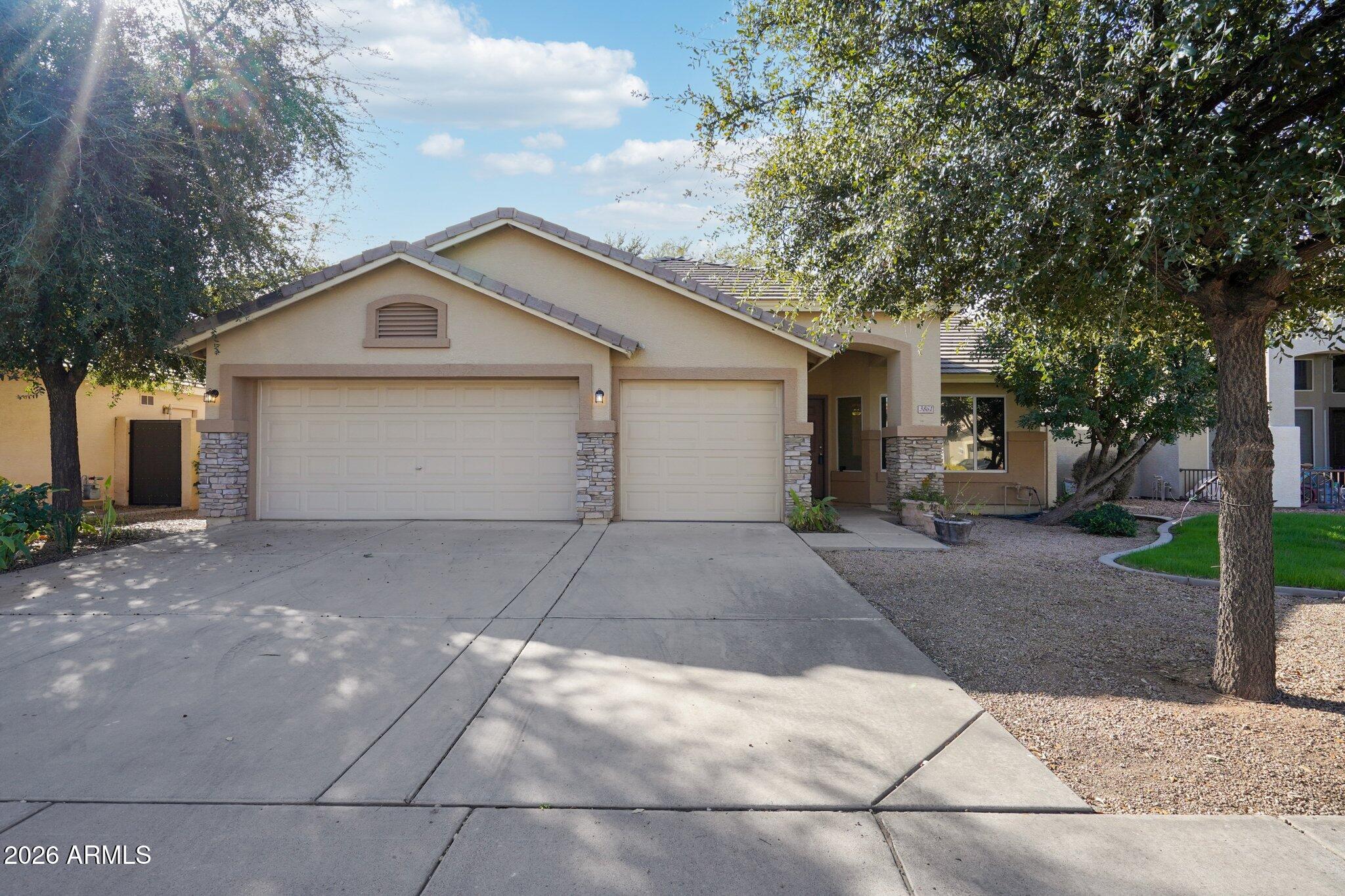 3861 E ASPEN Way