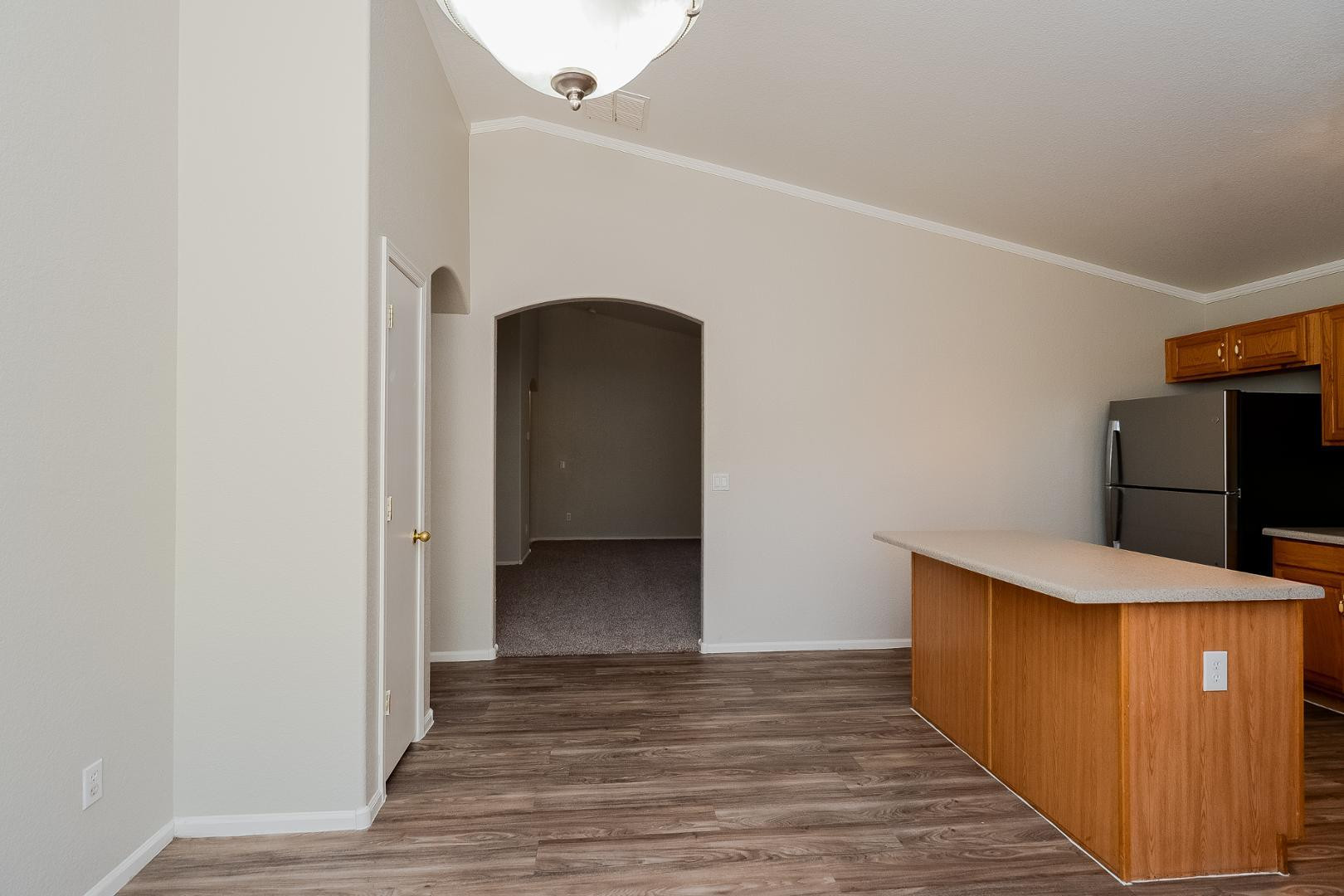 1048 E Monteleone Street