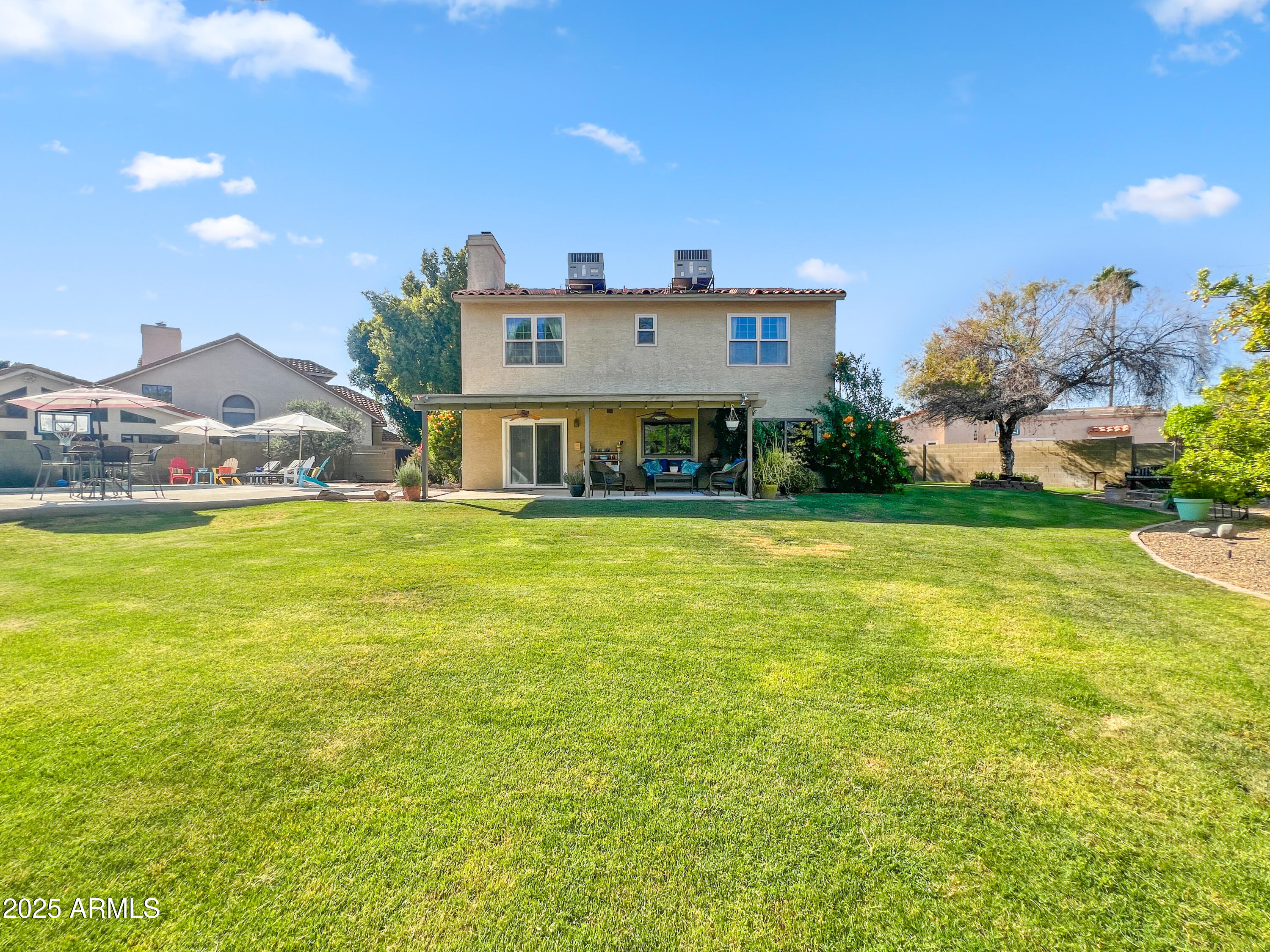 1987 E LOS ARBOLES Drive E
