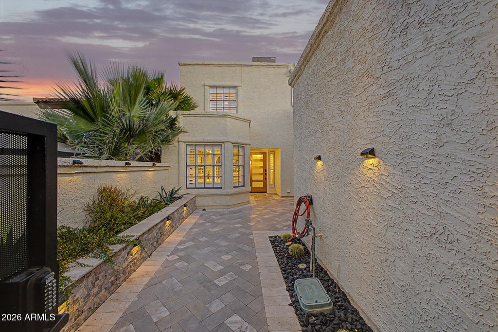 Photo of 1843 E Vinedo Lane, Tempe, AZ 85284 (MLS # 7021428)