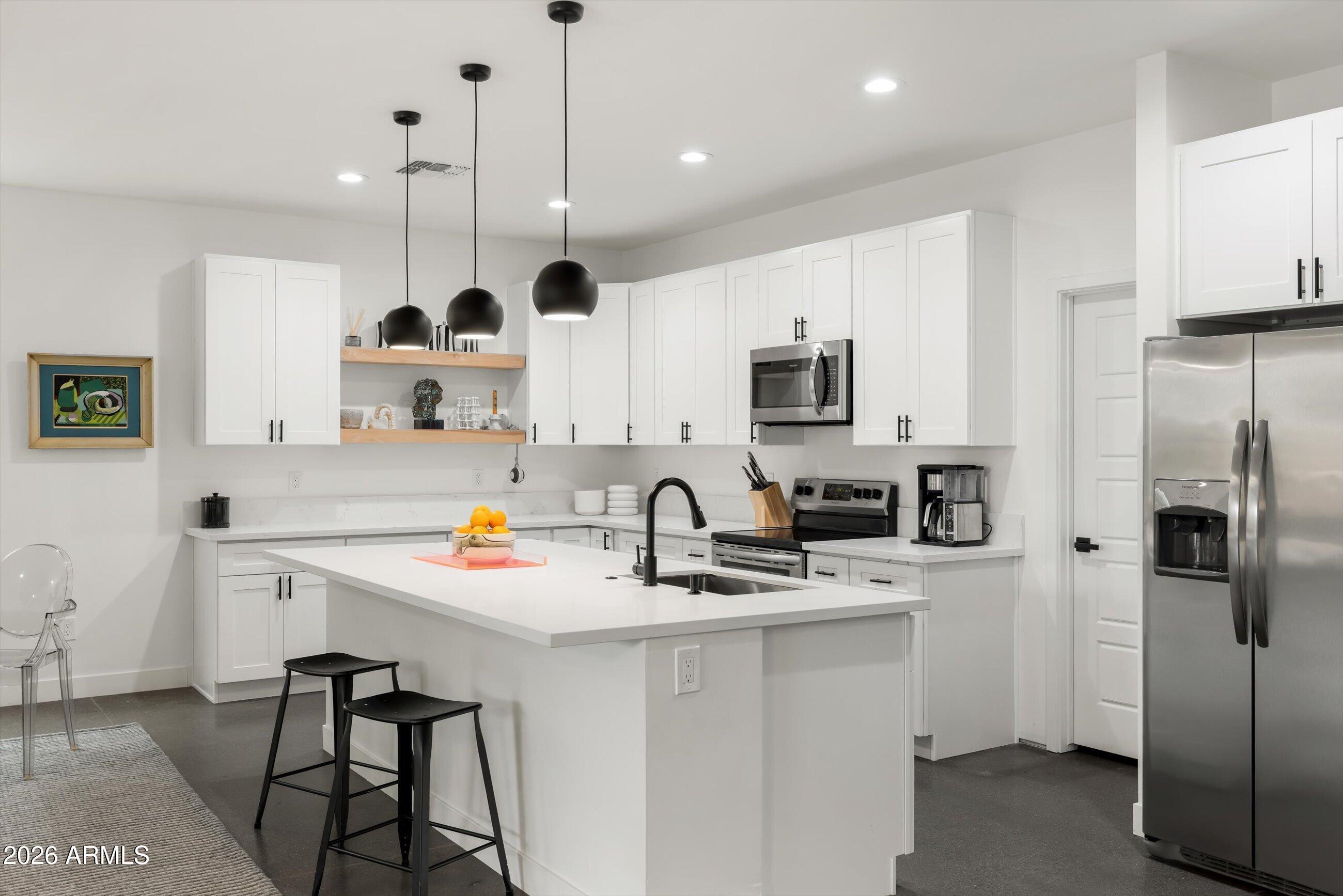 2922 E BLANCHE Drive