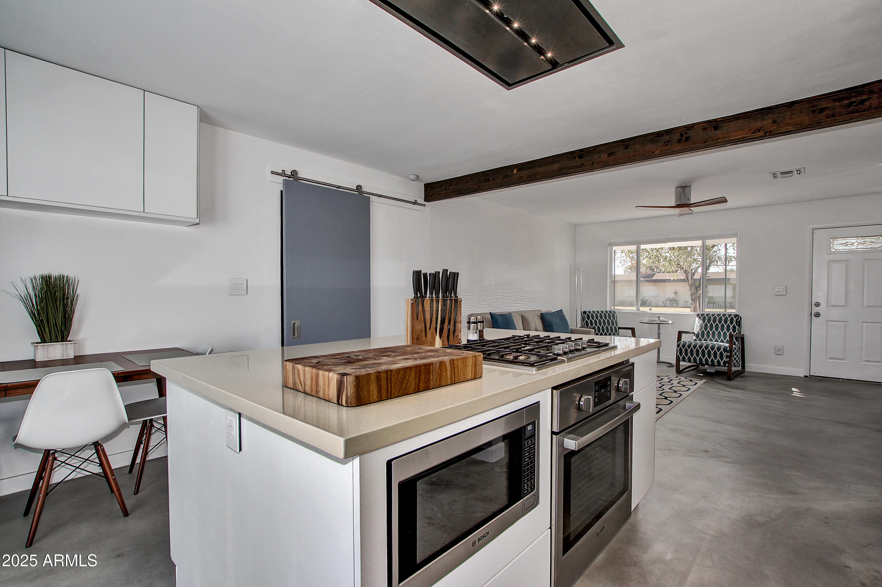 7034 E WILSHIRE Drive