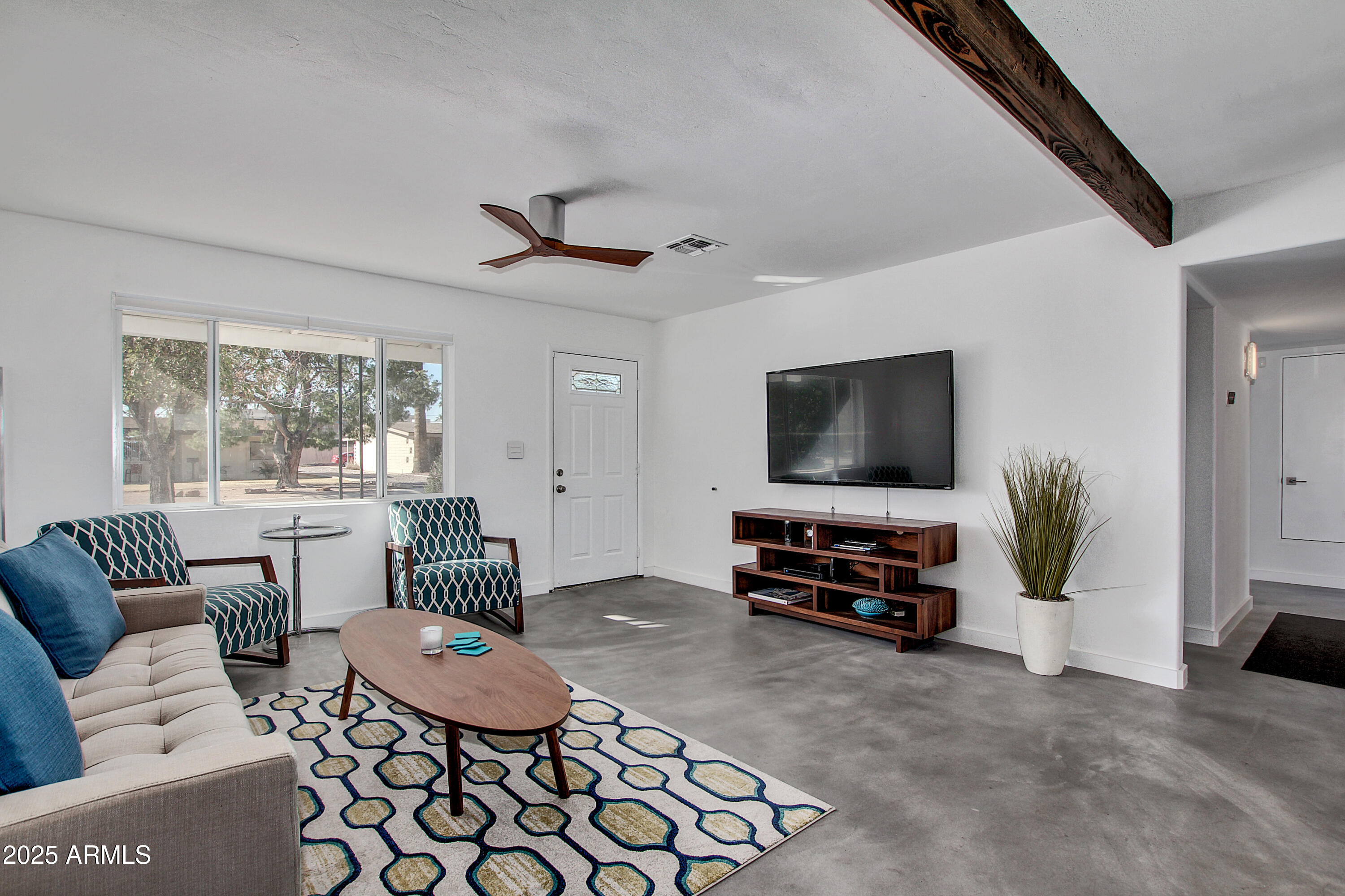 7034 E WILSHIRE Drive