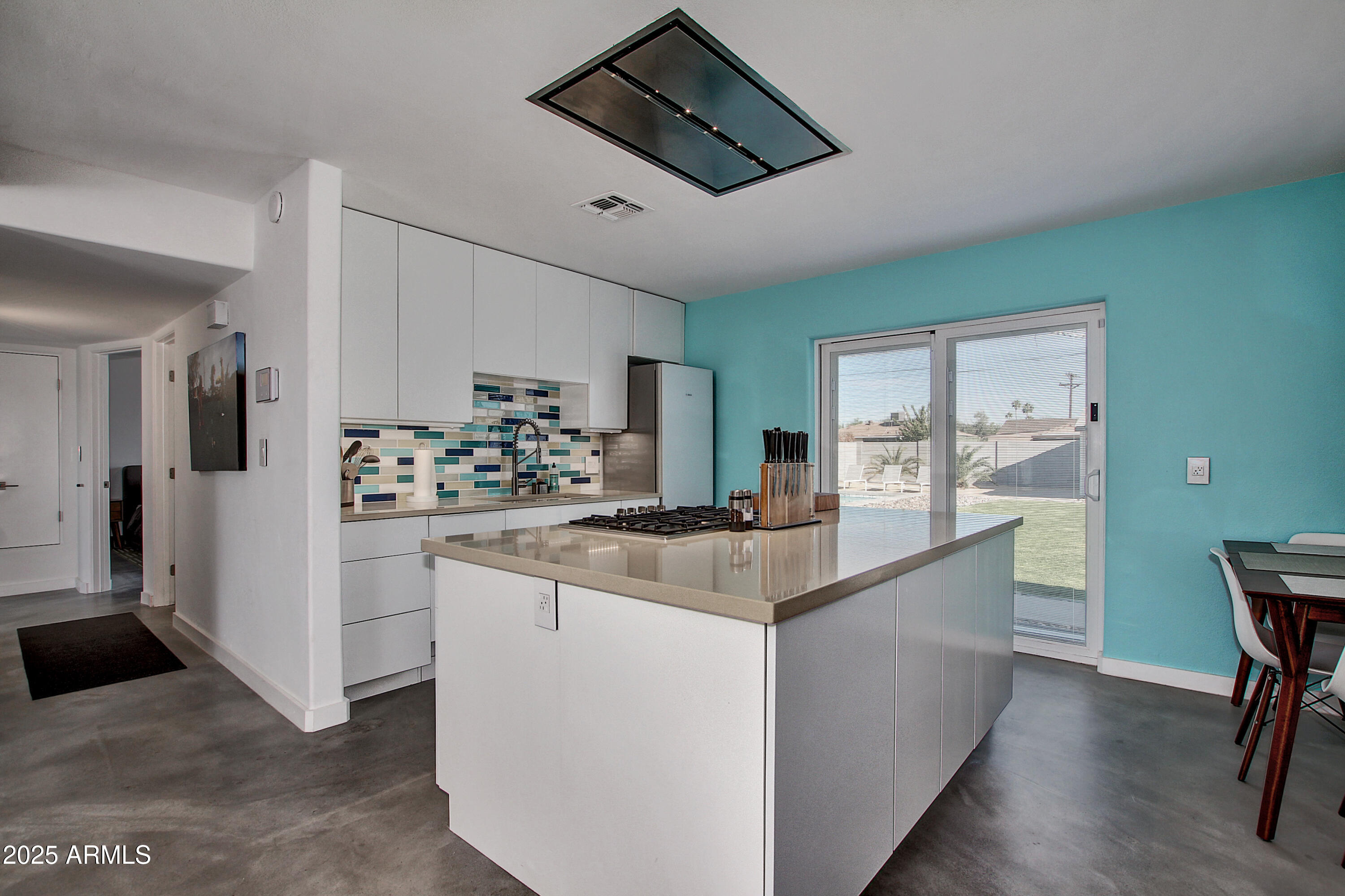 7034 E WILSHIRE Drive