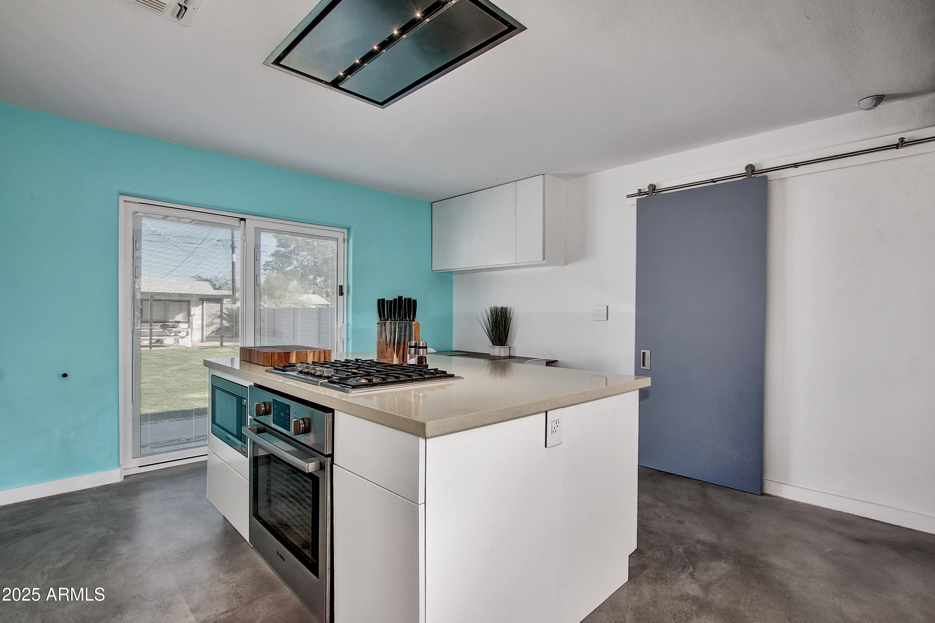 7034 E WILSHIRE Drive