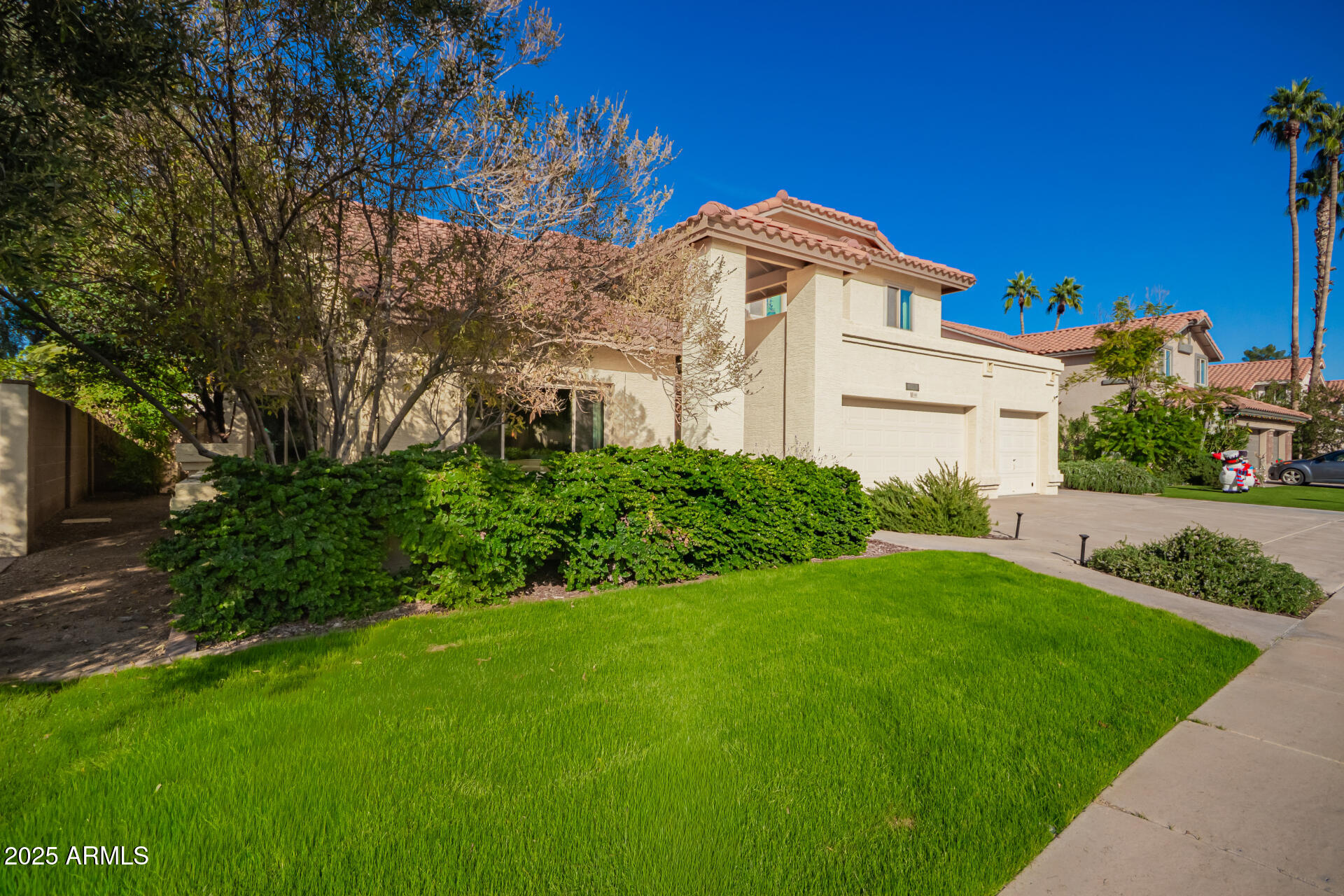 2310 E MALLARD Court