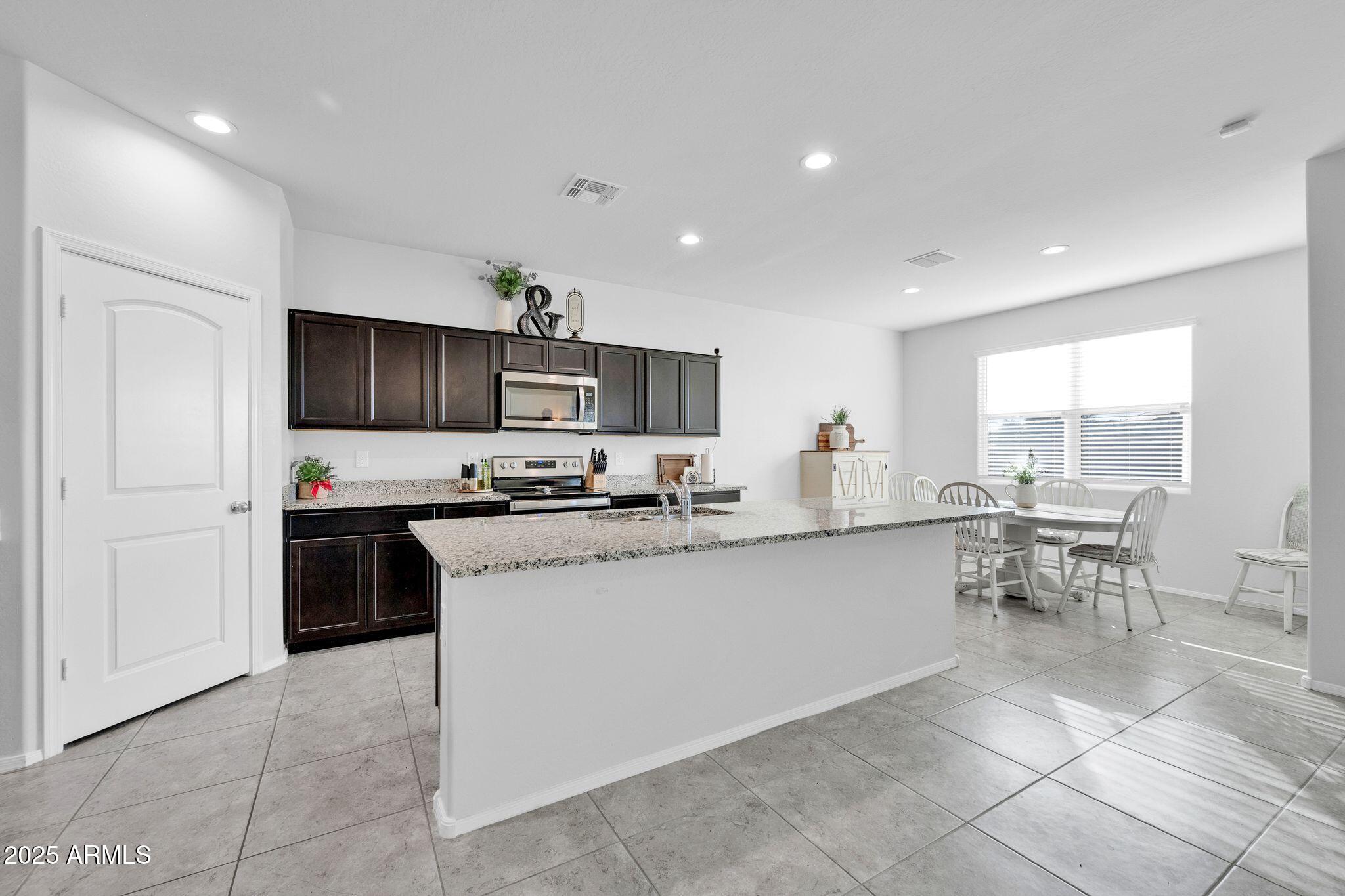 36085 W PRADO Street