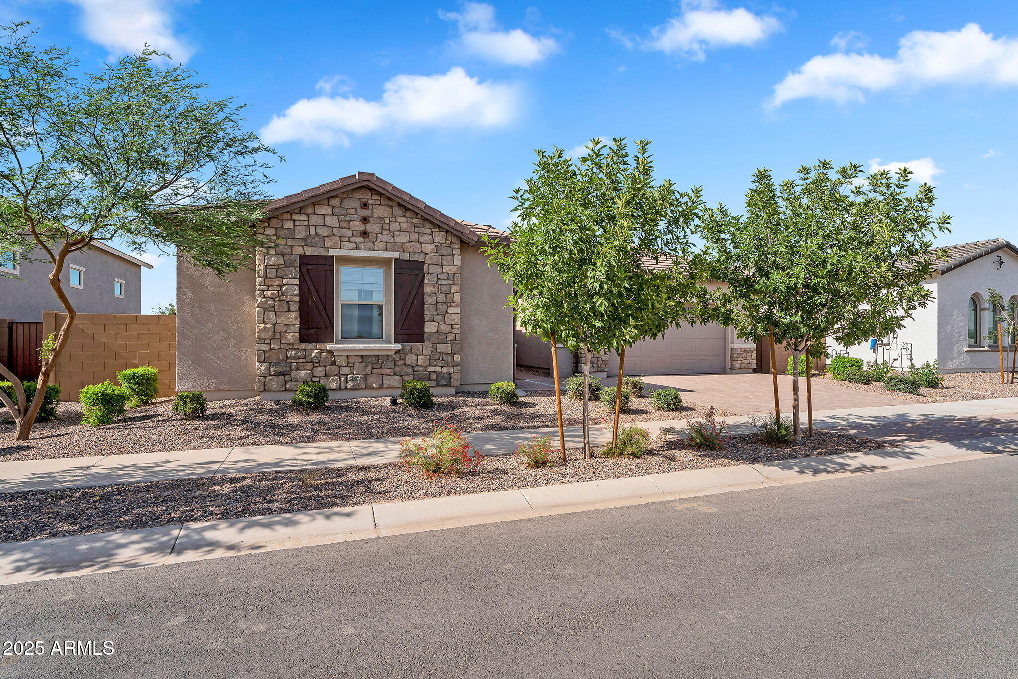 21934 E LORDS Court