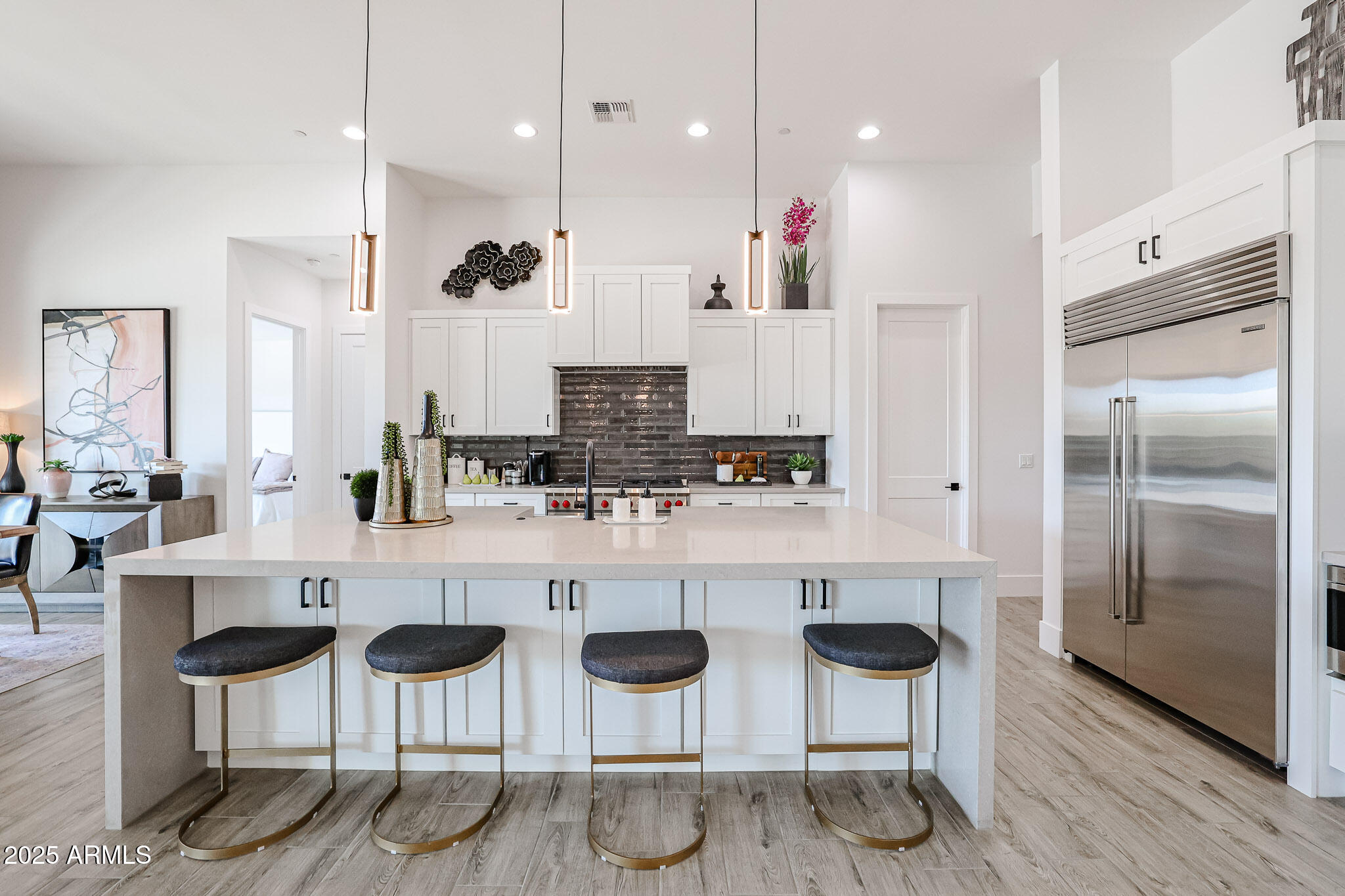 1904 E CREEK CANYON Road