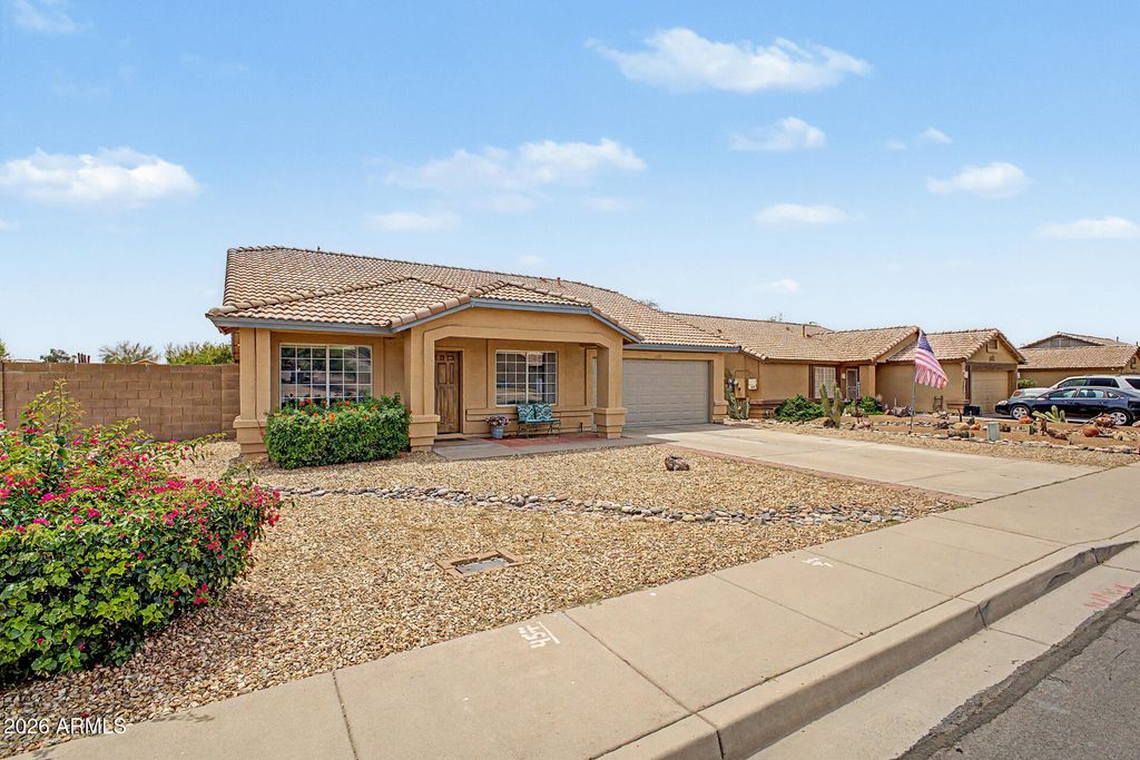 Photo of 1123 W 15th Avenue, Apache Junction, AZ 85120 (MLS # 7018804)