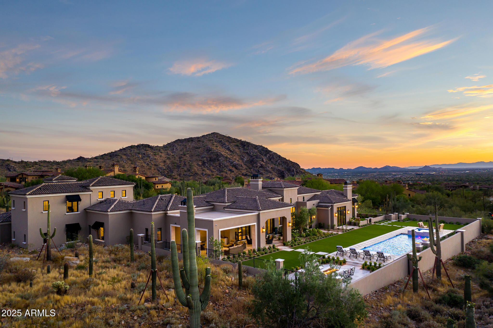 11006 E SAGUARO CANYON Trail