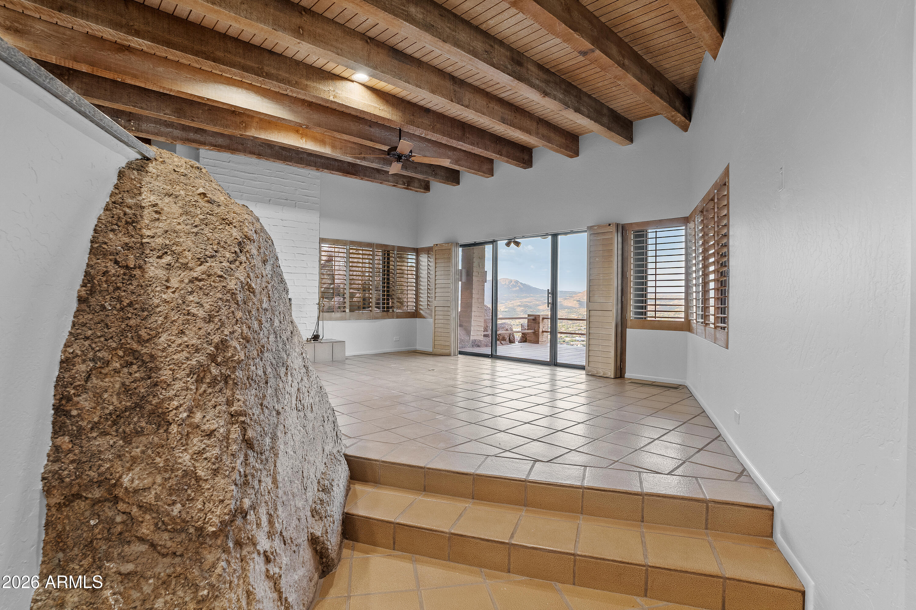 6700 E HAWKSNEST Road