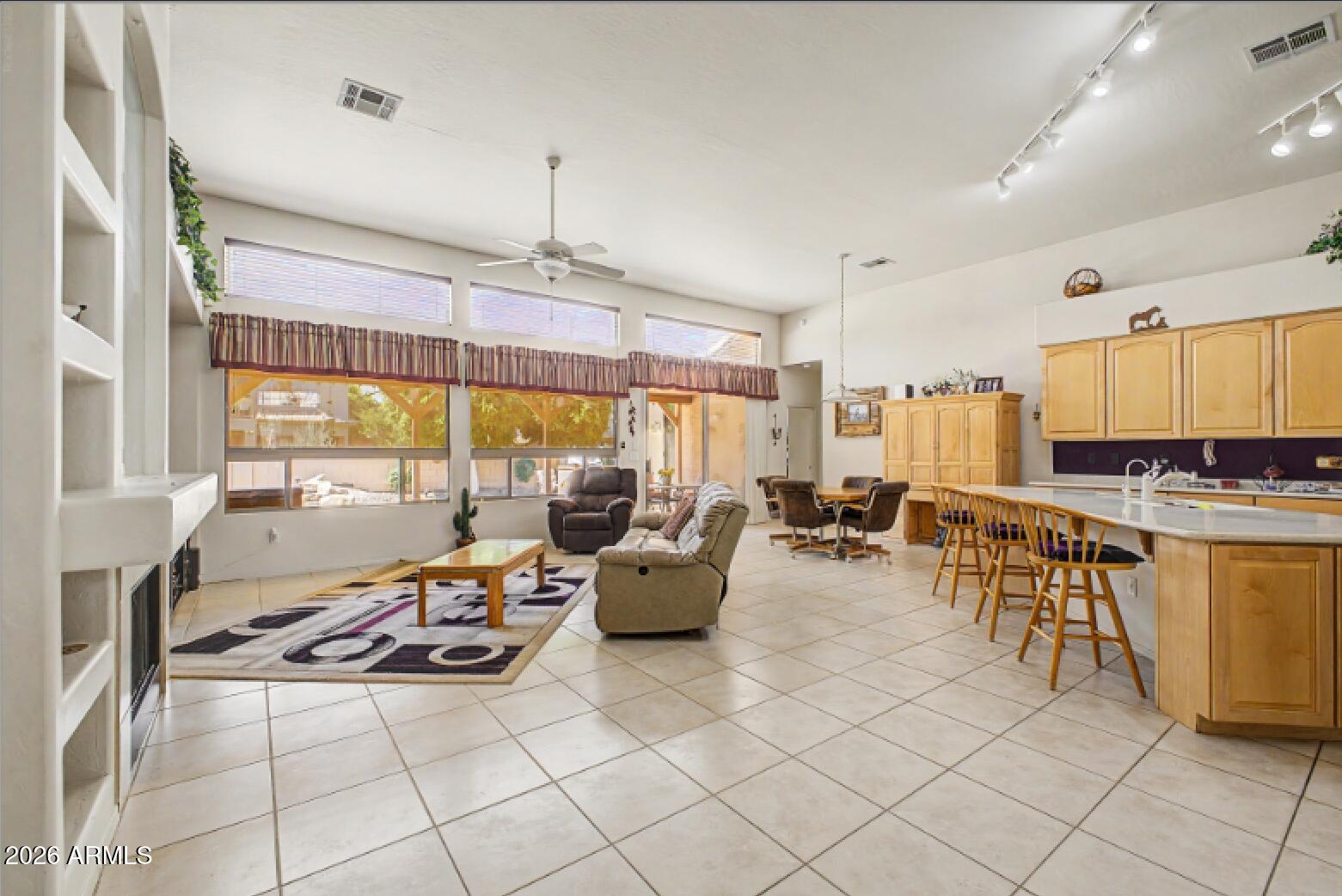433 W DESERT Avenue