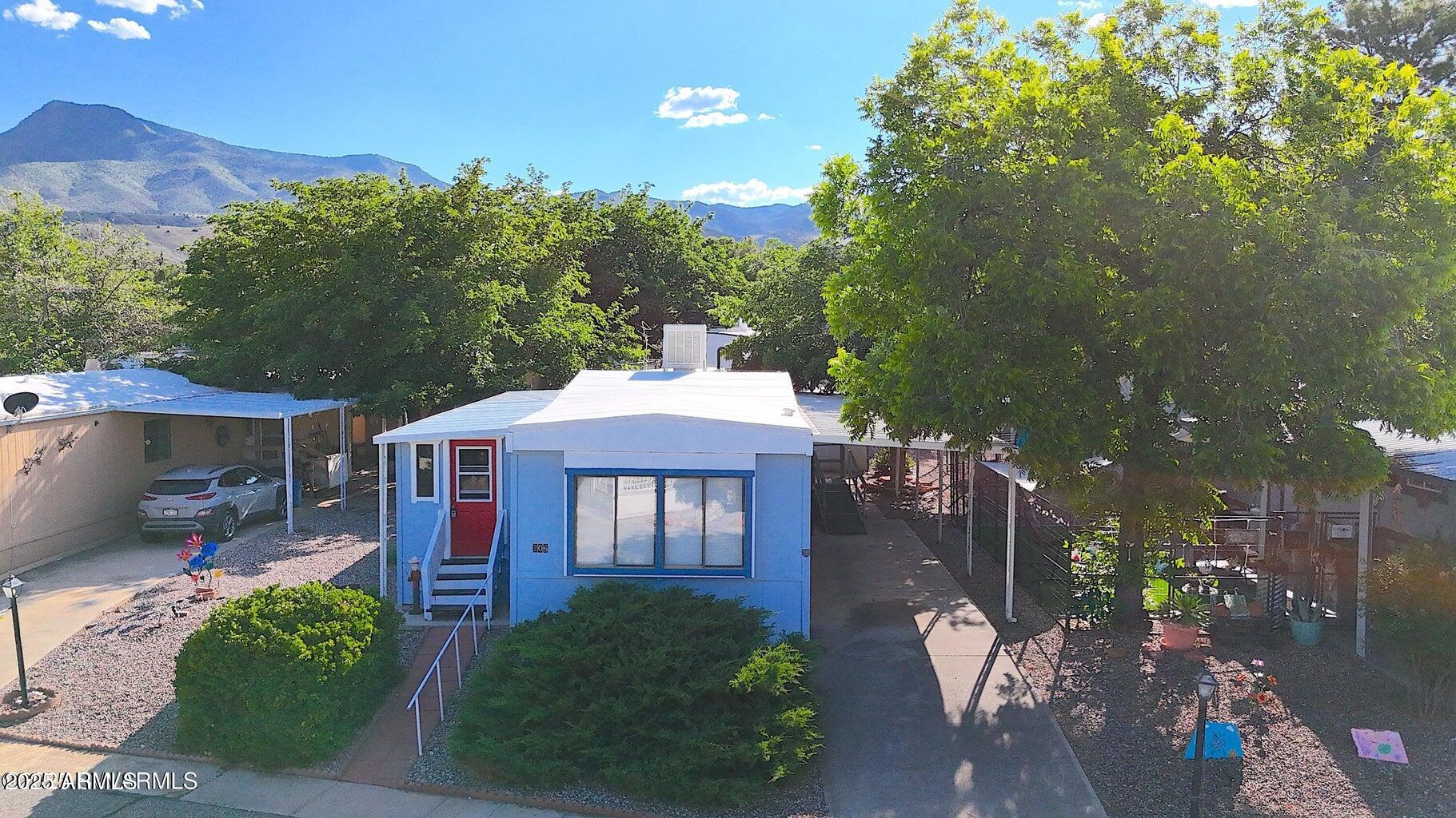 206 Lampliter Village