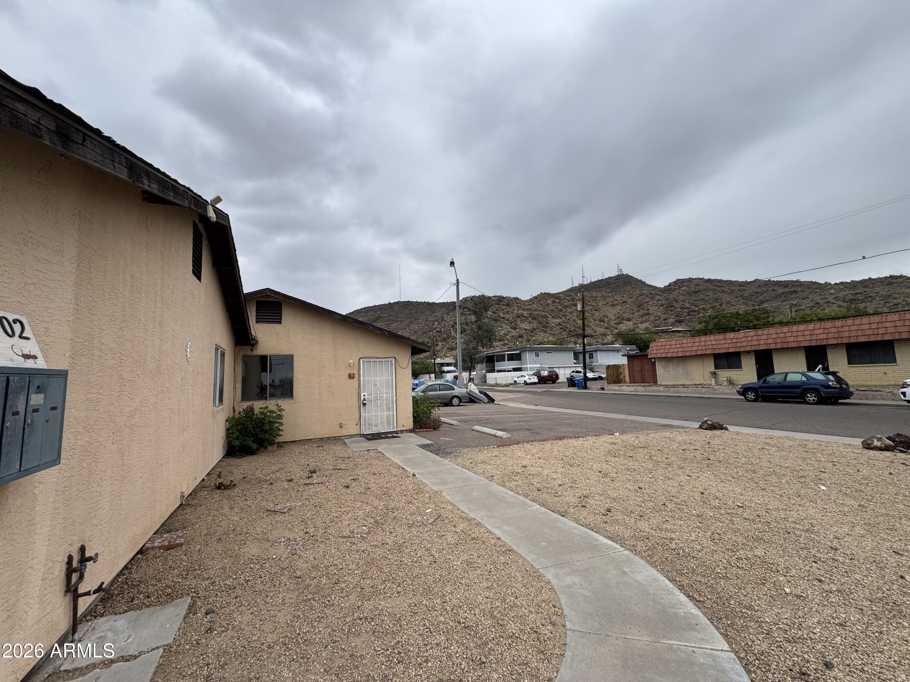 1702 W SHANGRI LA Road