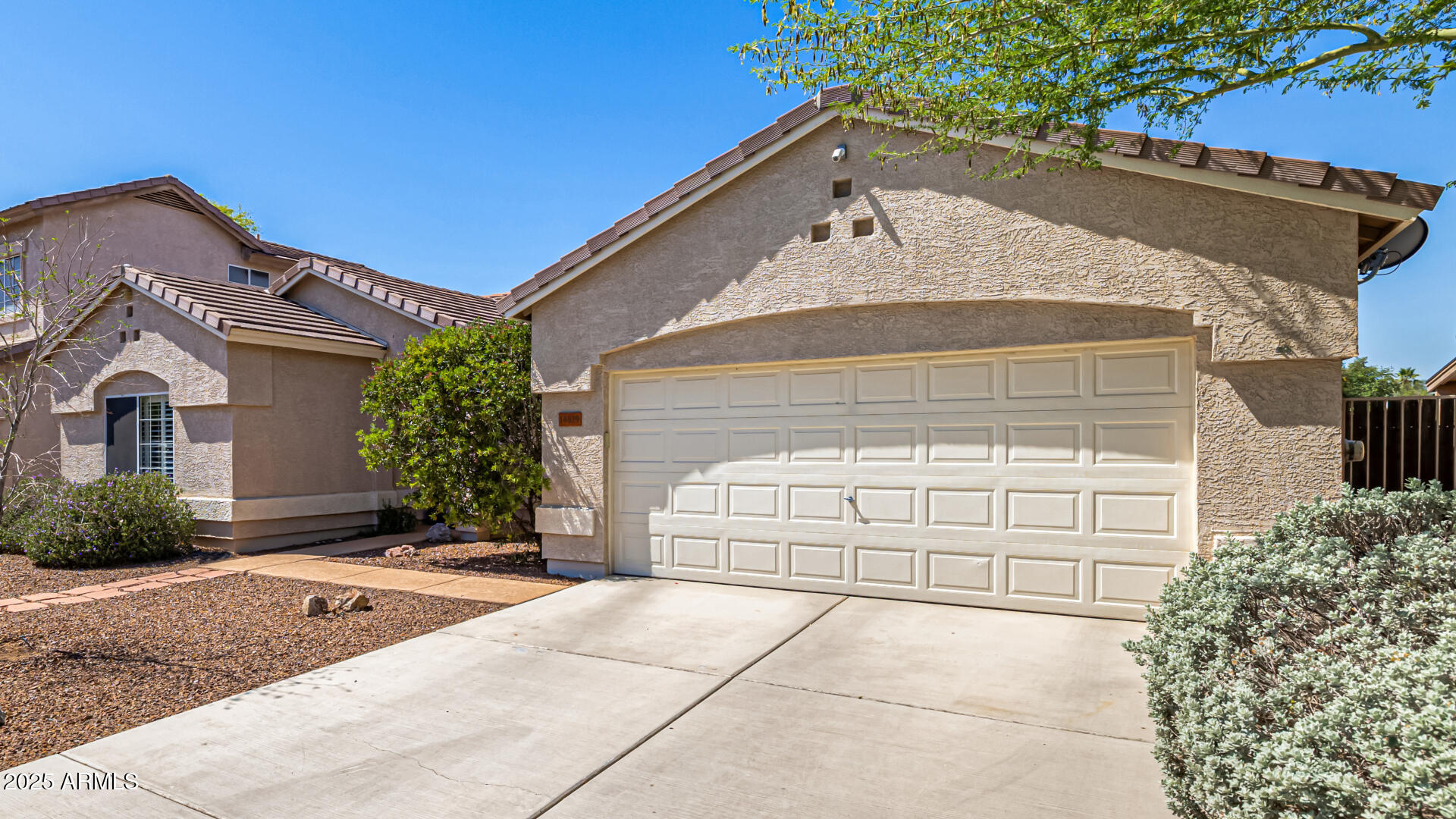 14819 W LUPINE Lane