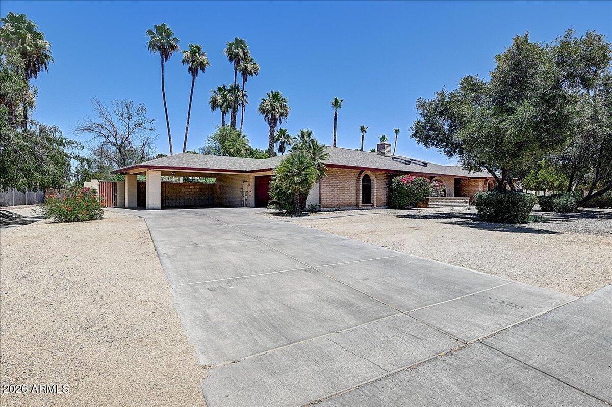5002 E CHOLLA Street