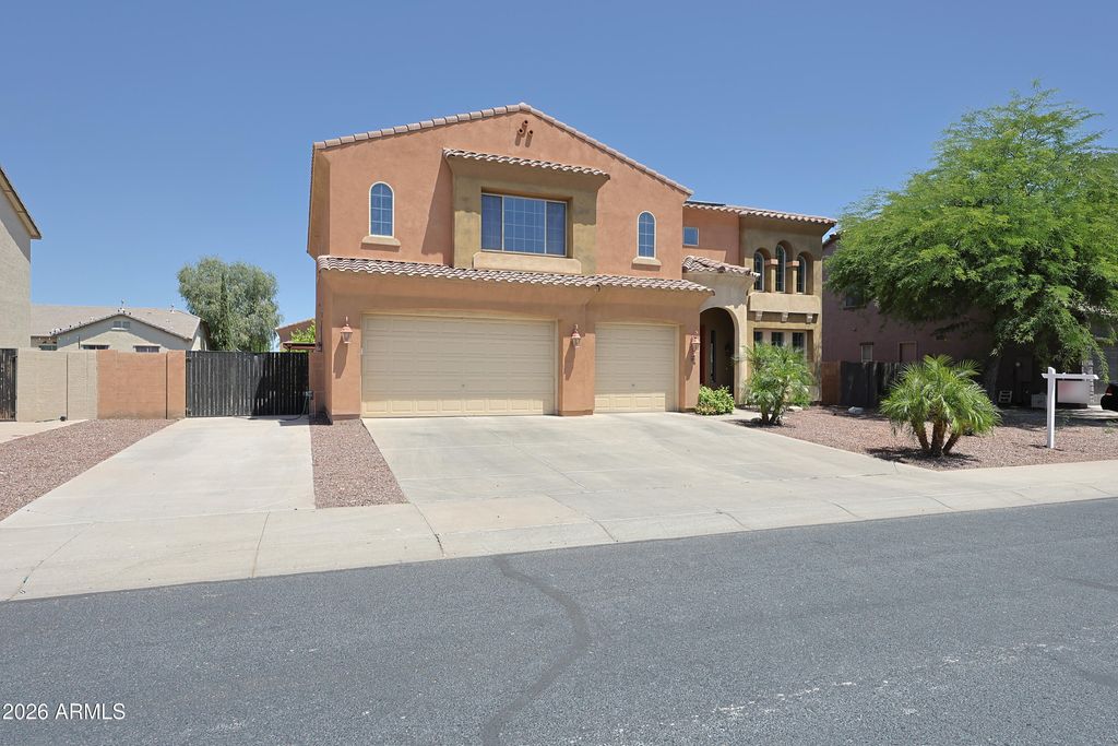 Photo of 12910 W Tuckey Lane, Glendale, AZ 85307 (MLS # 7025441)