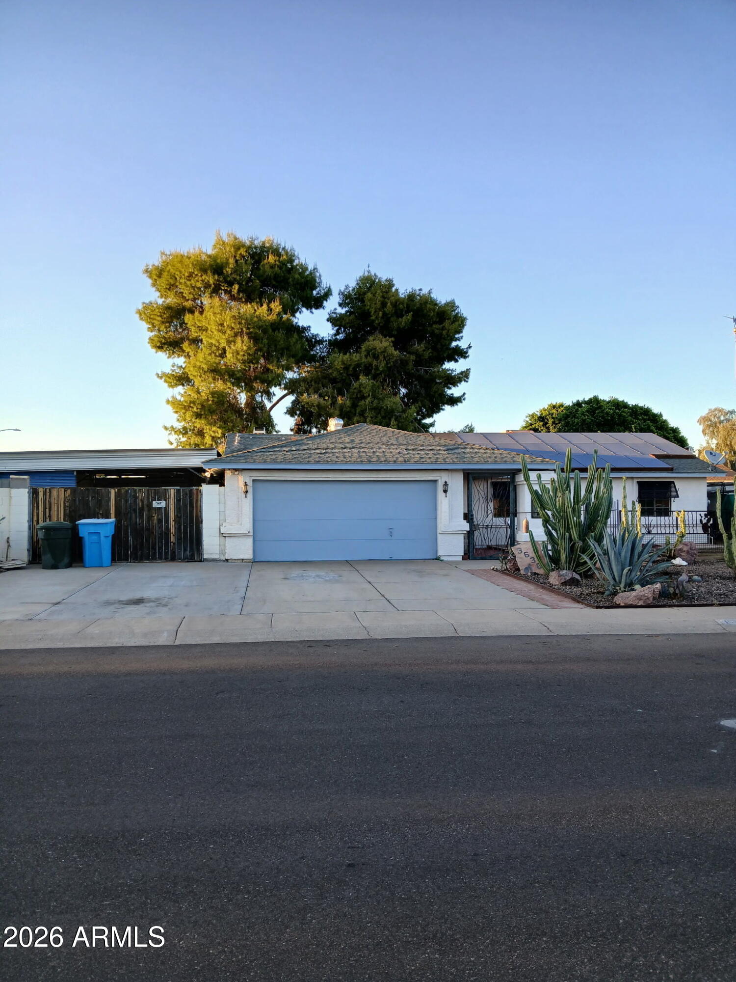 3638 W MICHELLE Drive