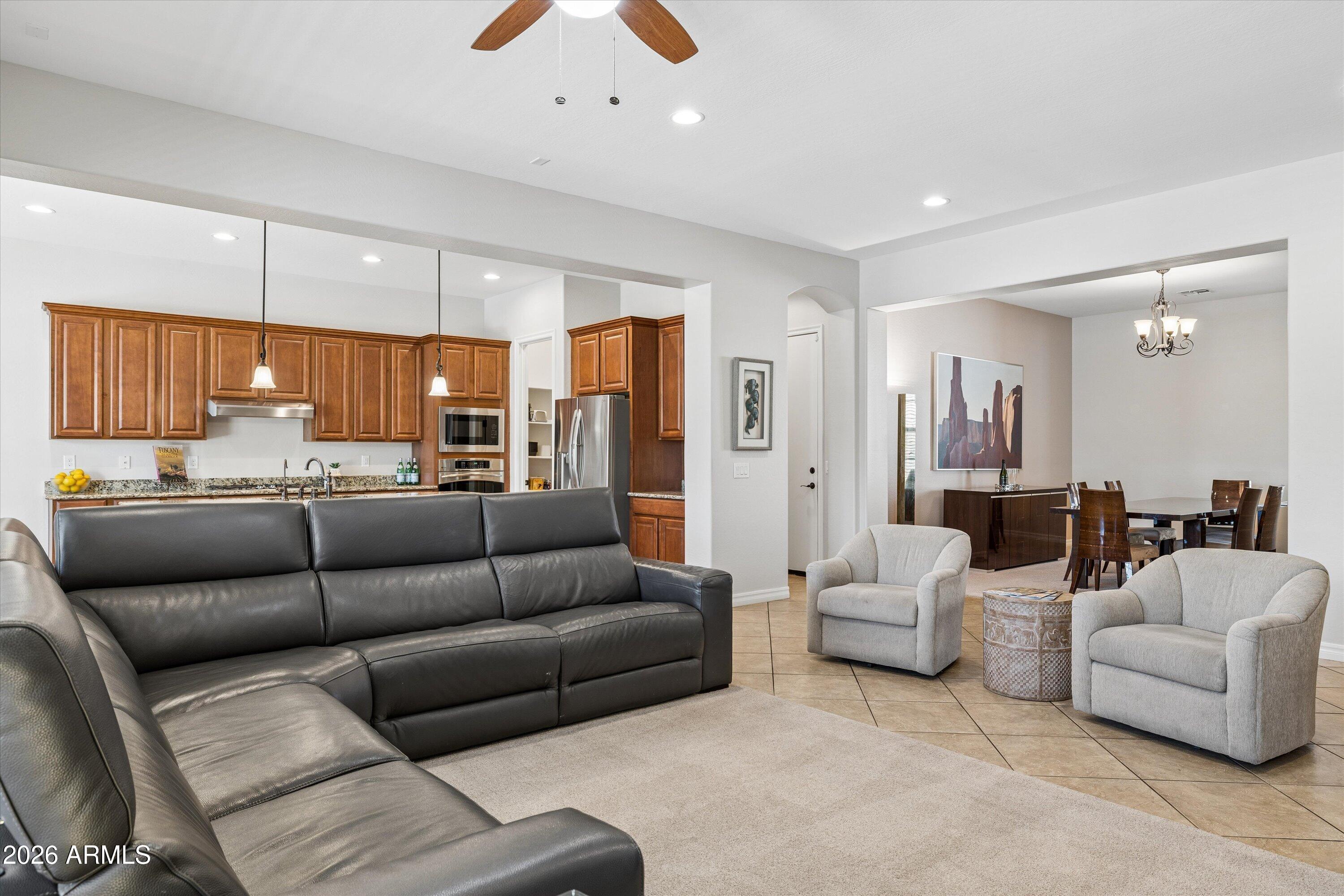 570 W Yellowstone Way