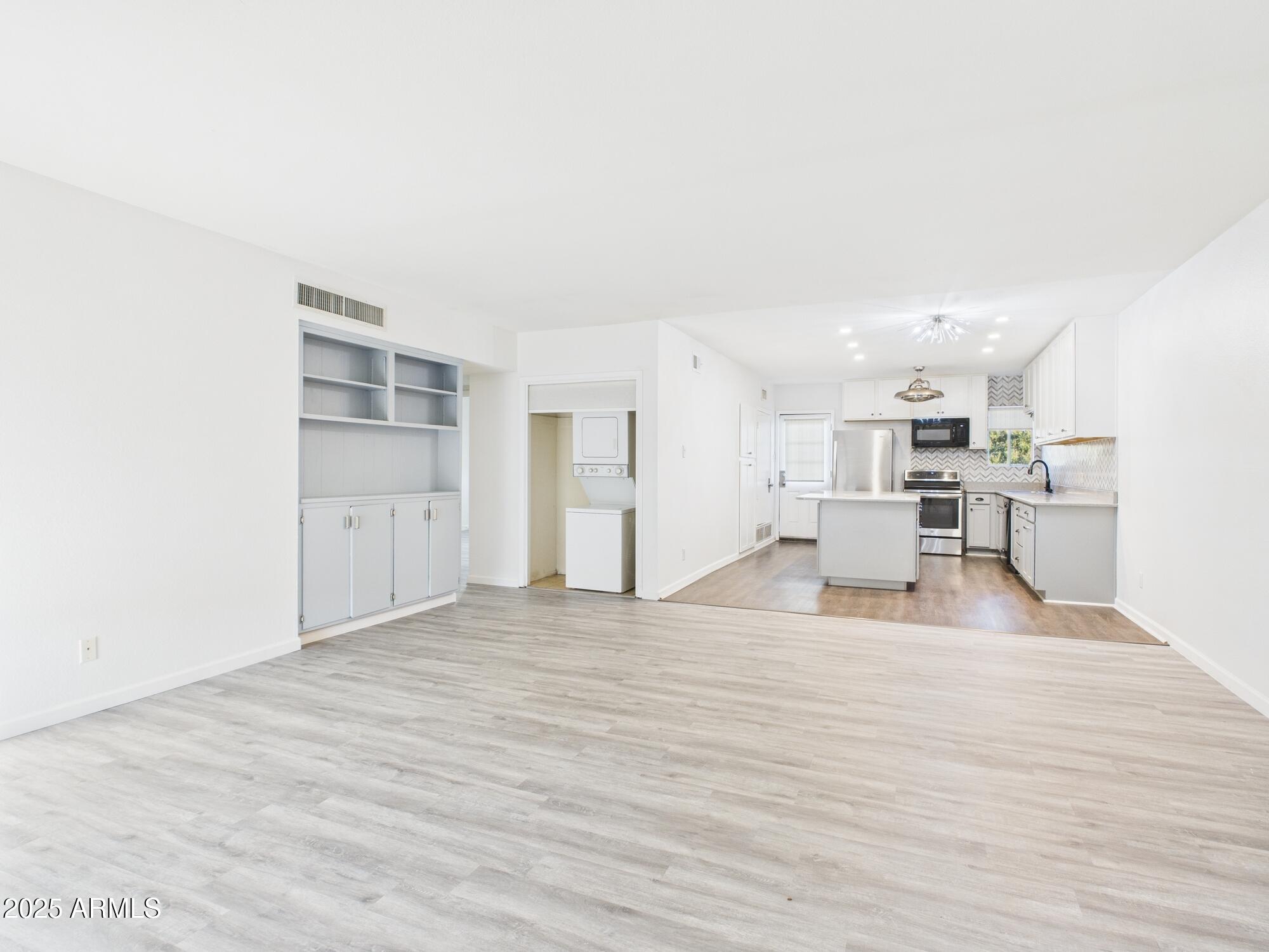 6501 N 17th Avenue 208