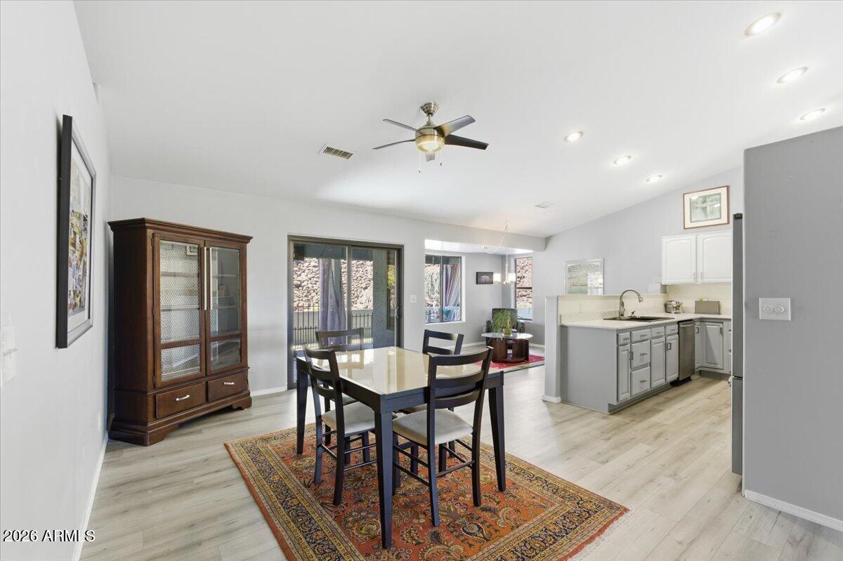 852 SUNRISE Boulevard