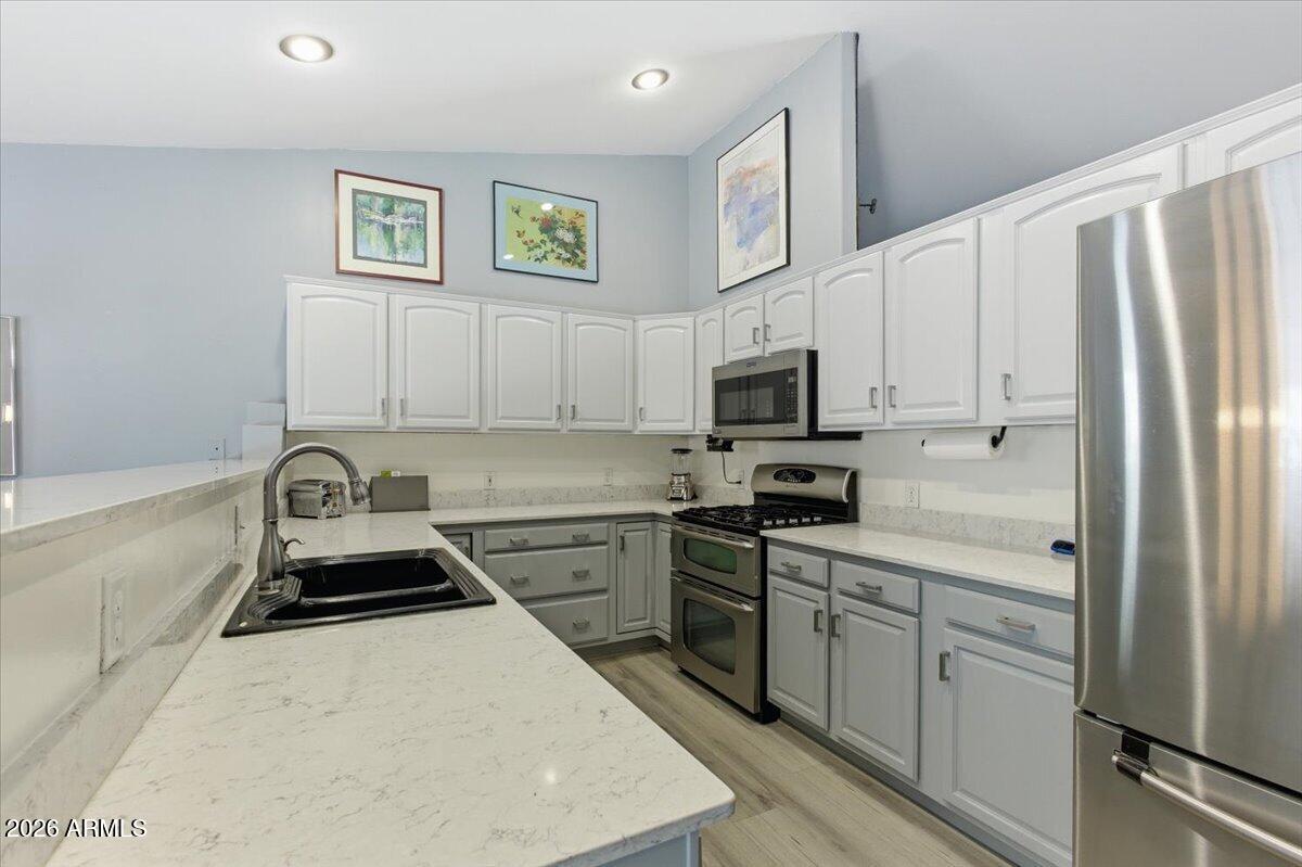 852 SUNRISE Boulevard