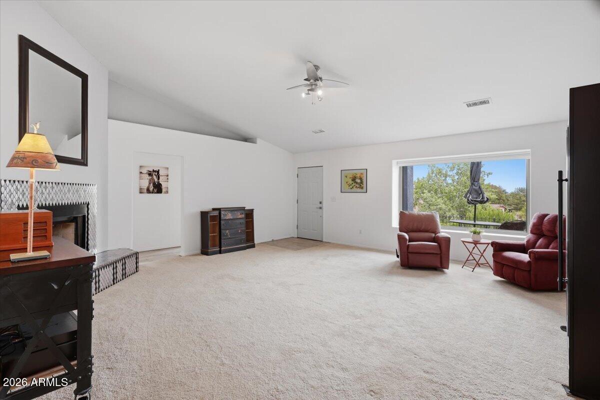 852 SUNRISE Boulevard