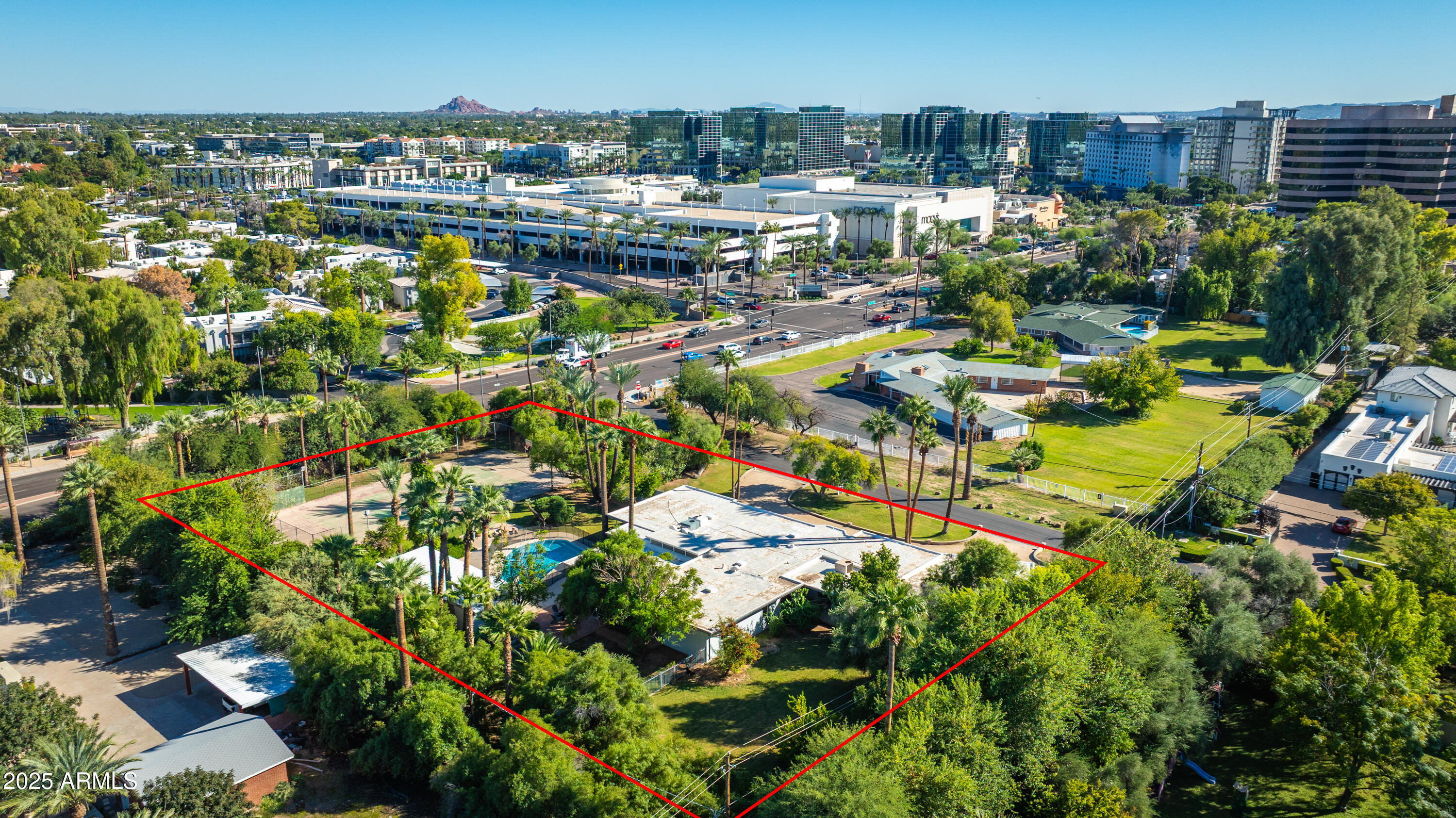 2330 E COLTER Street