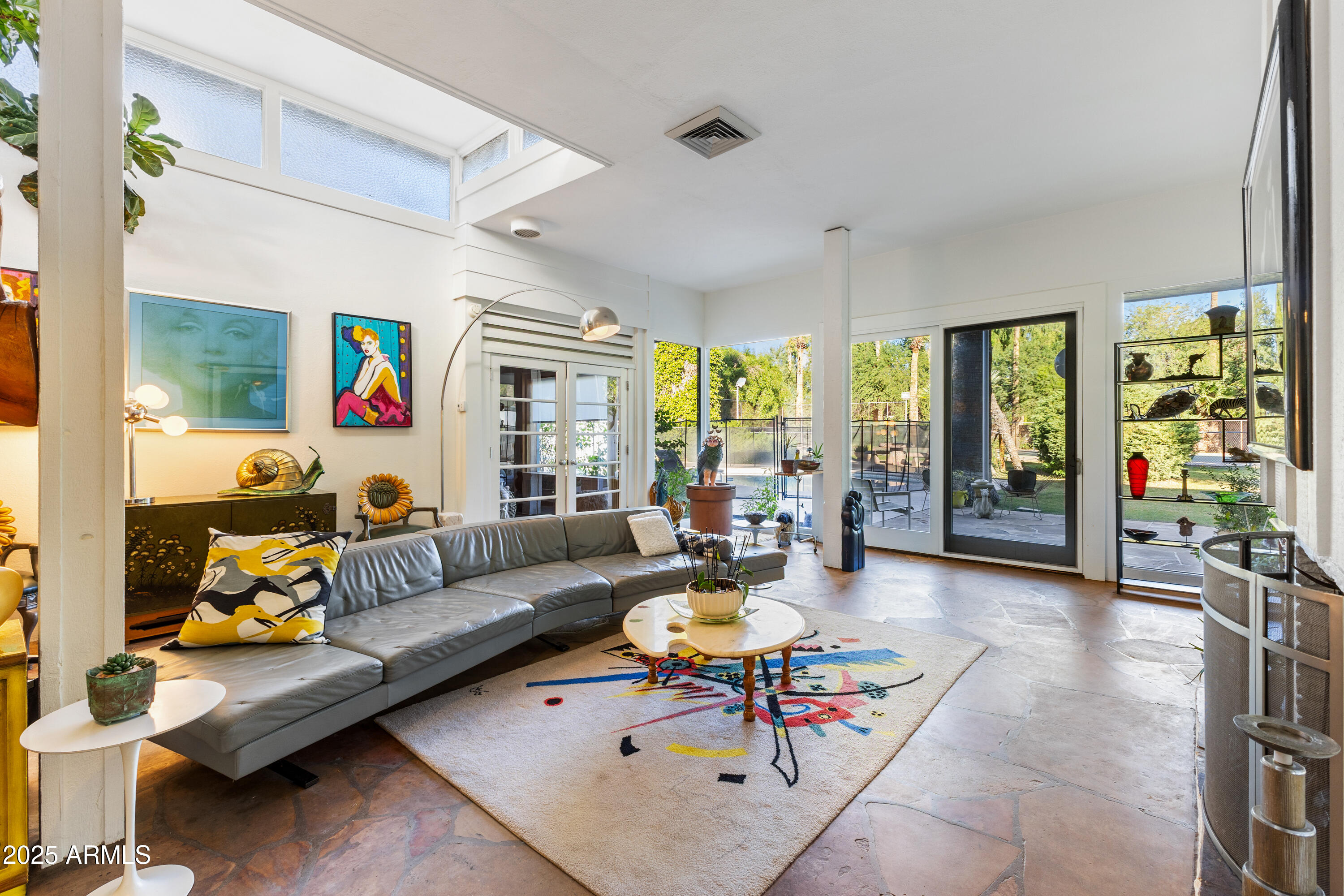 2330 E COLTER Street