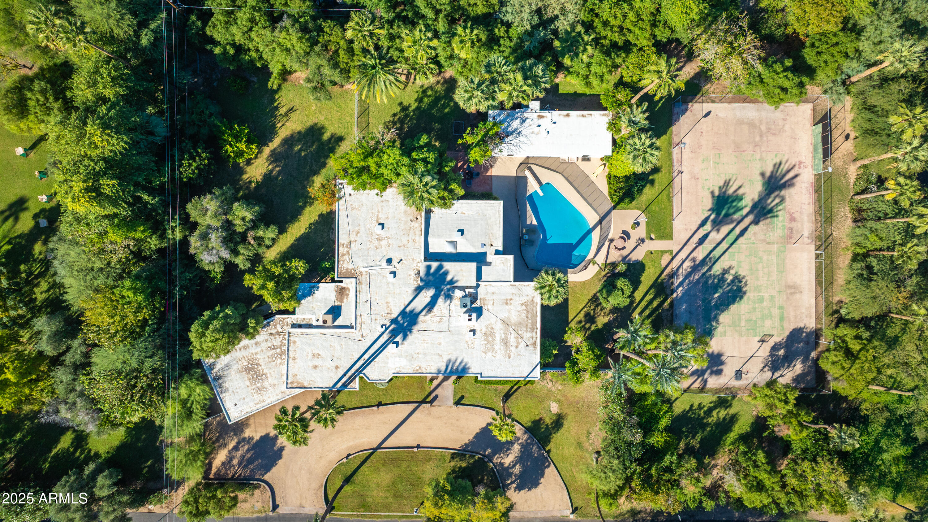 2330 E COLTER Street