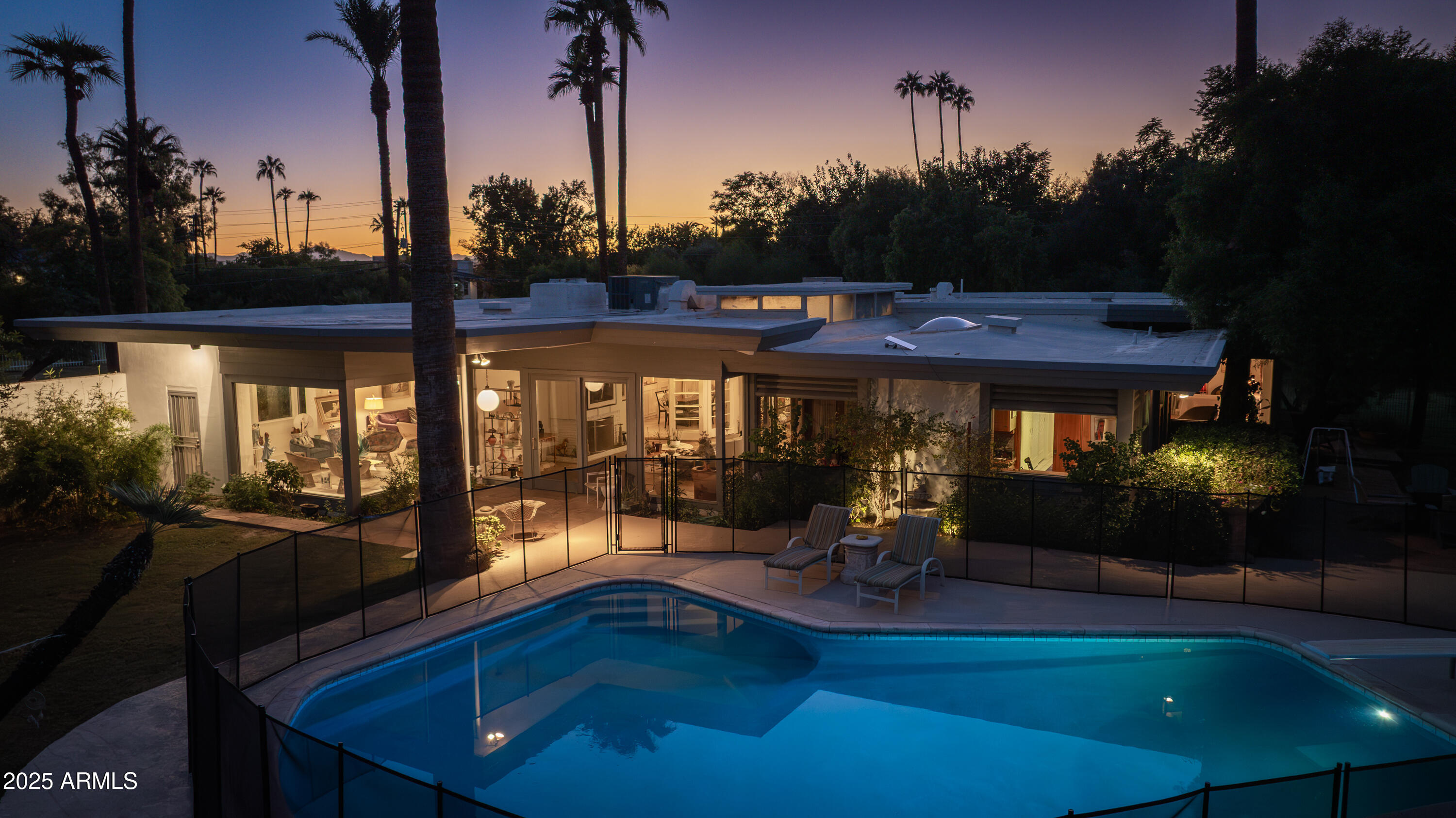 2330 E COLTER Street