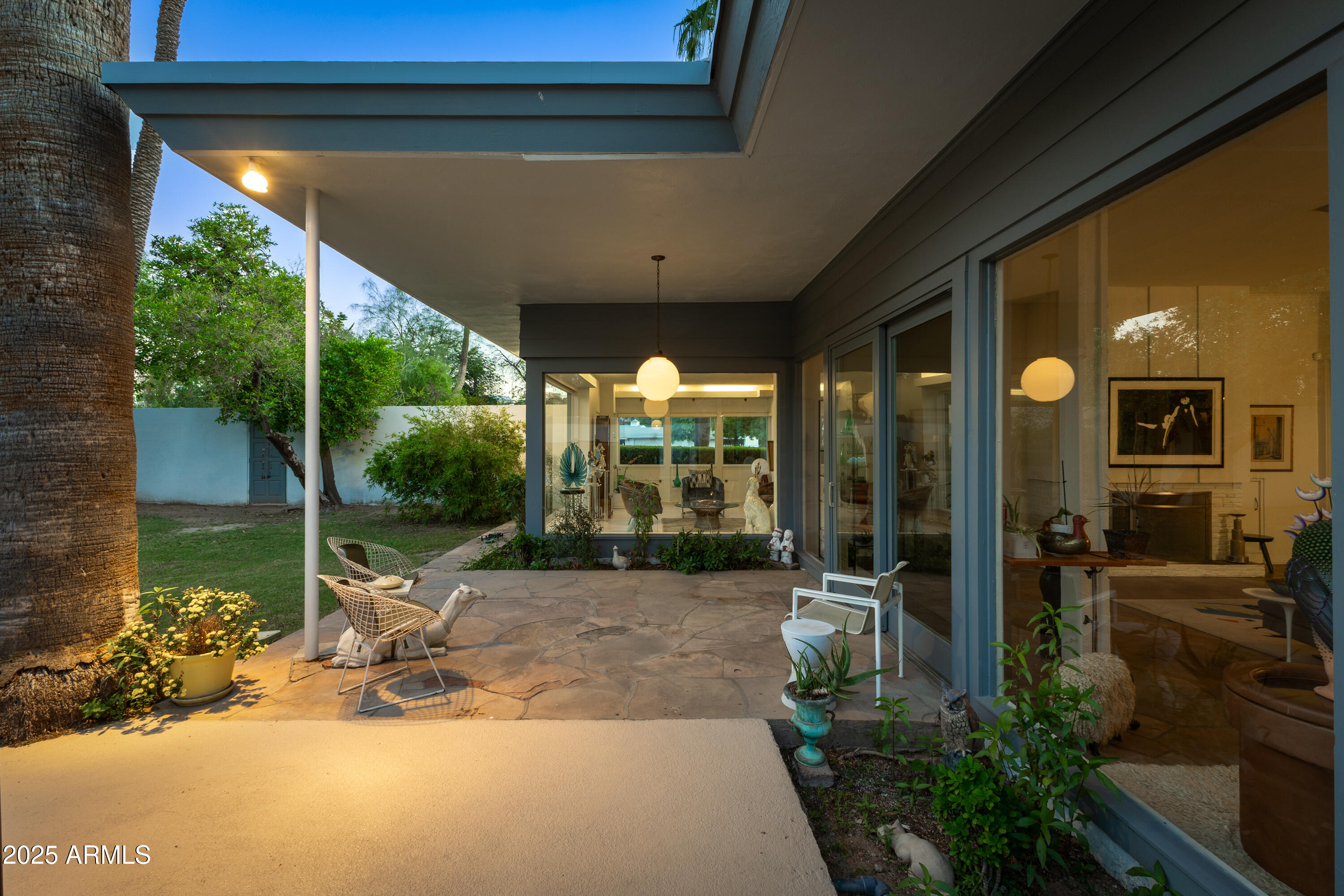 2330 E COLTER Street