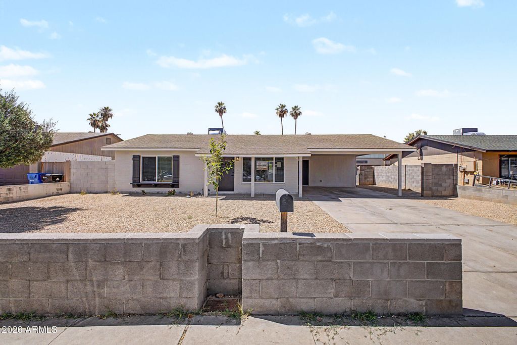 Photo of 7509 W Devonshire Avenue, Phoenix, AZ 85033 (MLS # 7031738)