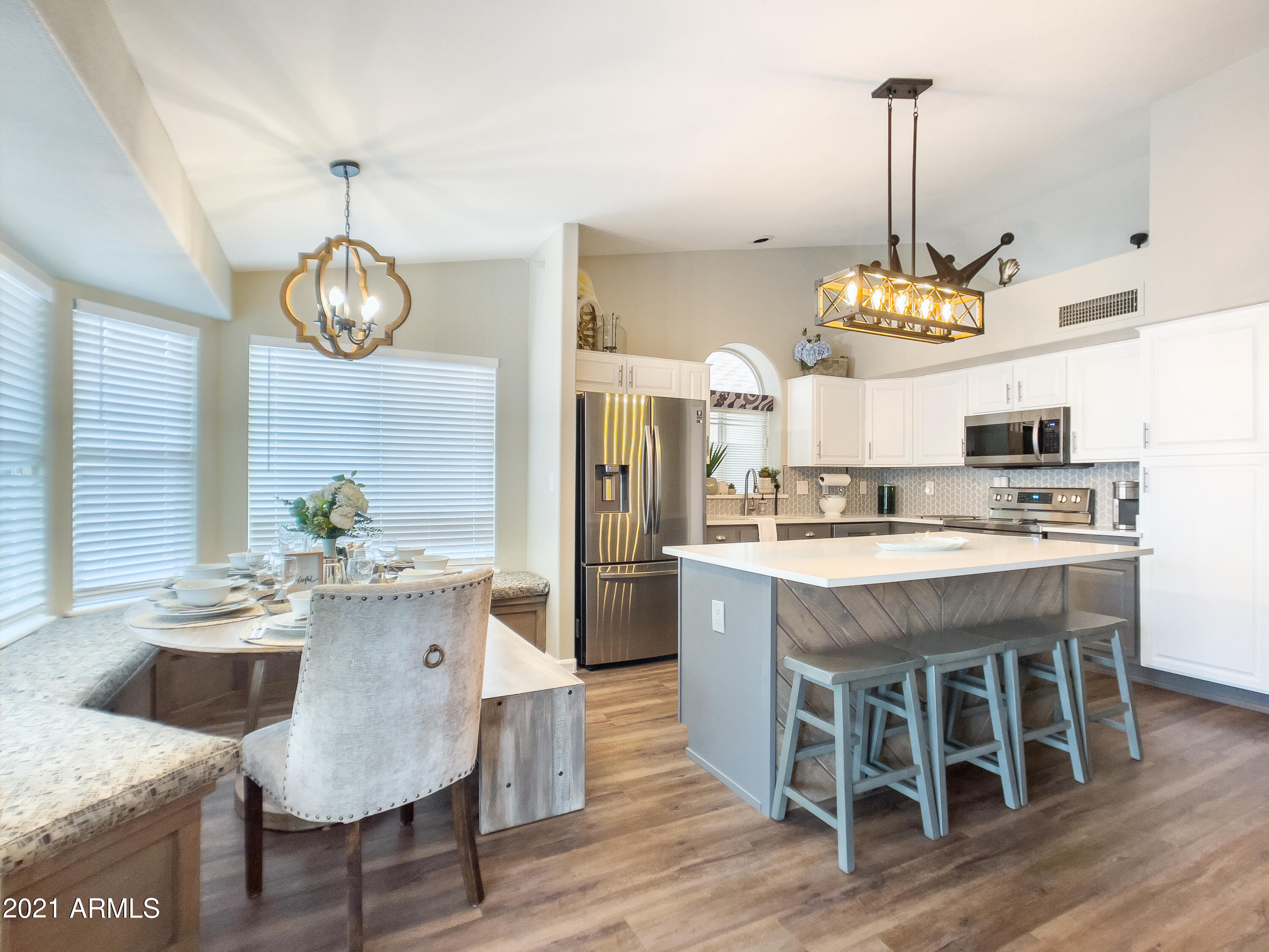 1218 E Seahorse Lane