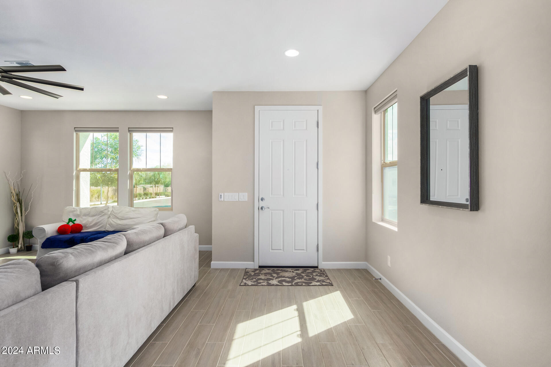 1906 W LARIAT Lane