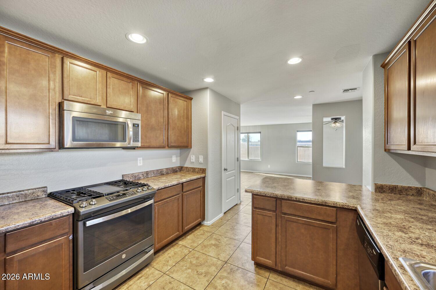 2220 S BUCKAROO Trail