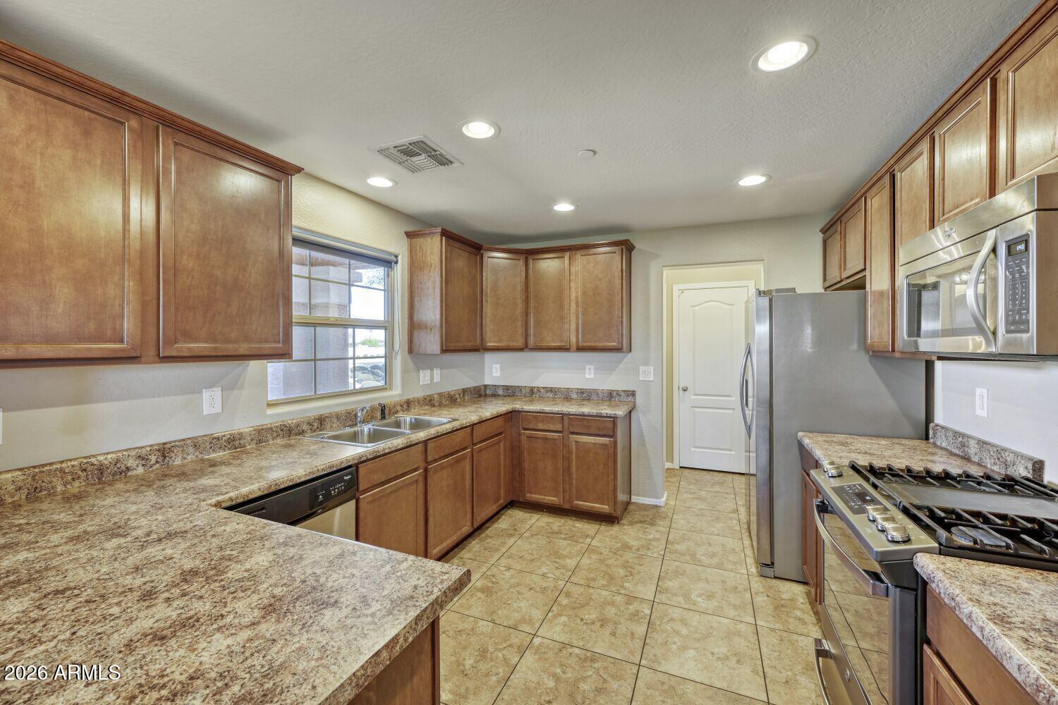 2220 S BUCKAROO Trail