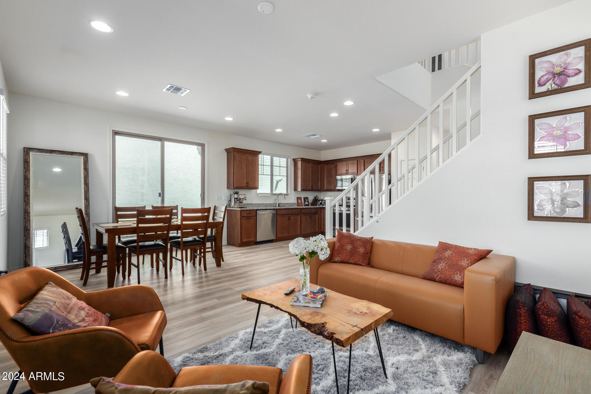 1280 W SPARROW Drive