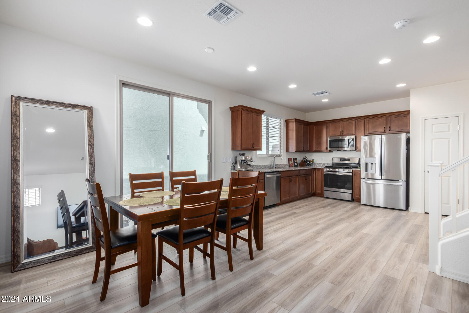 1280 W SPARROW Drive