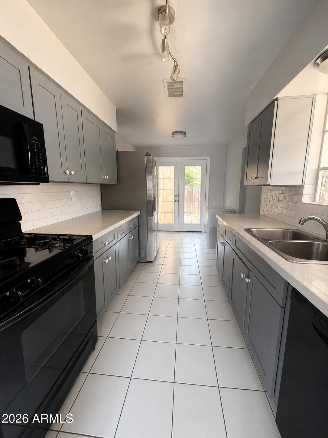 543 W 19th Street