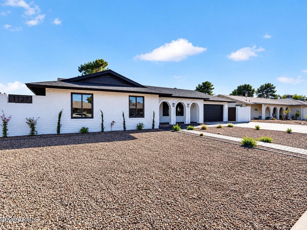 Photo of 1127 E Watson Drive, Tempe, AZ 85283 (MLS # 7085665)