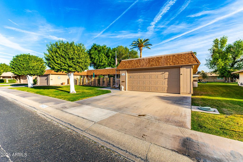 Photo of 10422 W Roundelay Circle, Sun City, AZ 85351 (MLS # 6984383)