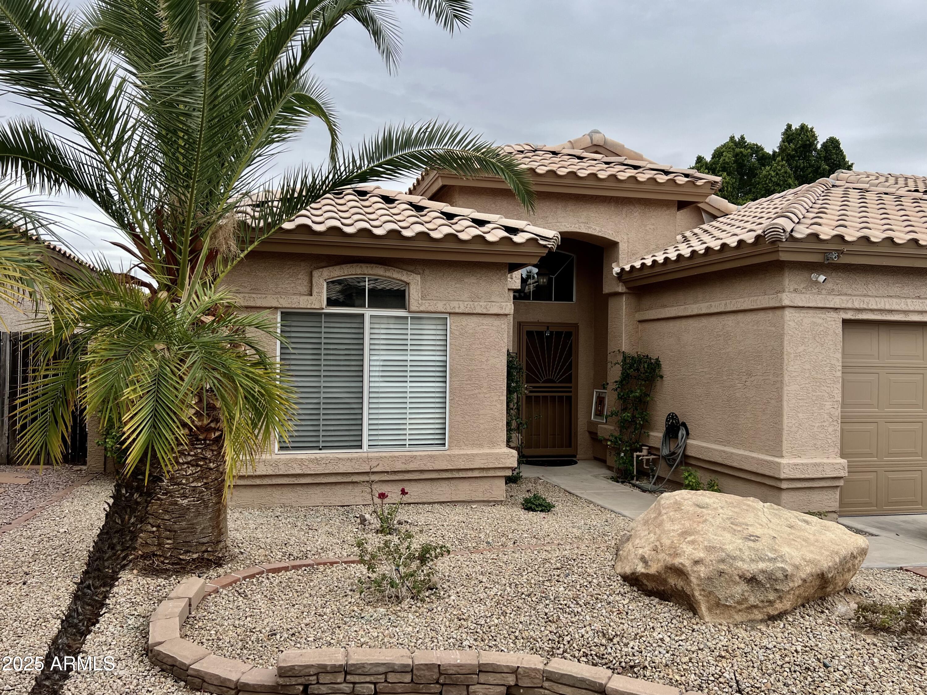 1233 E REDFIELD Road