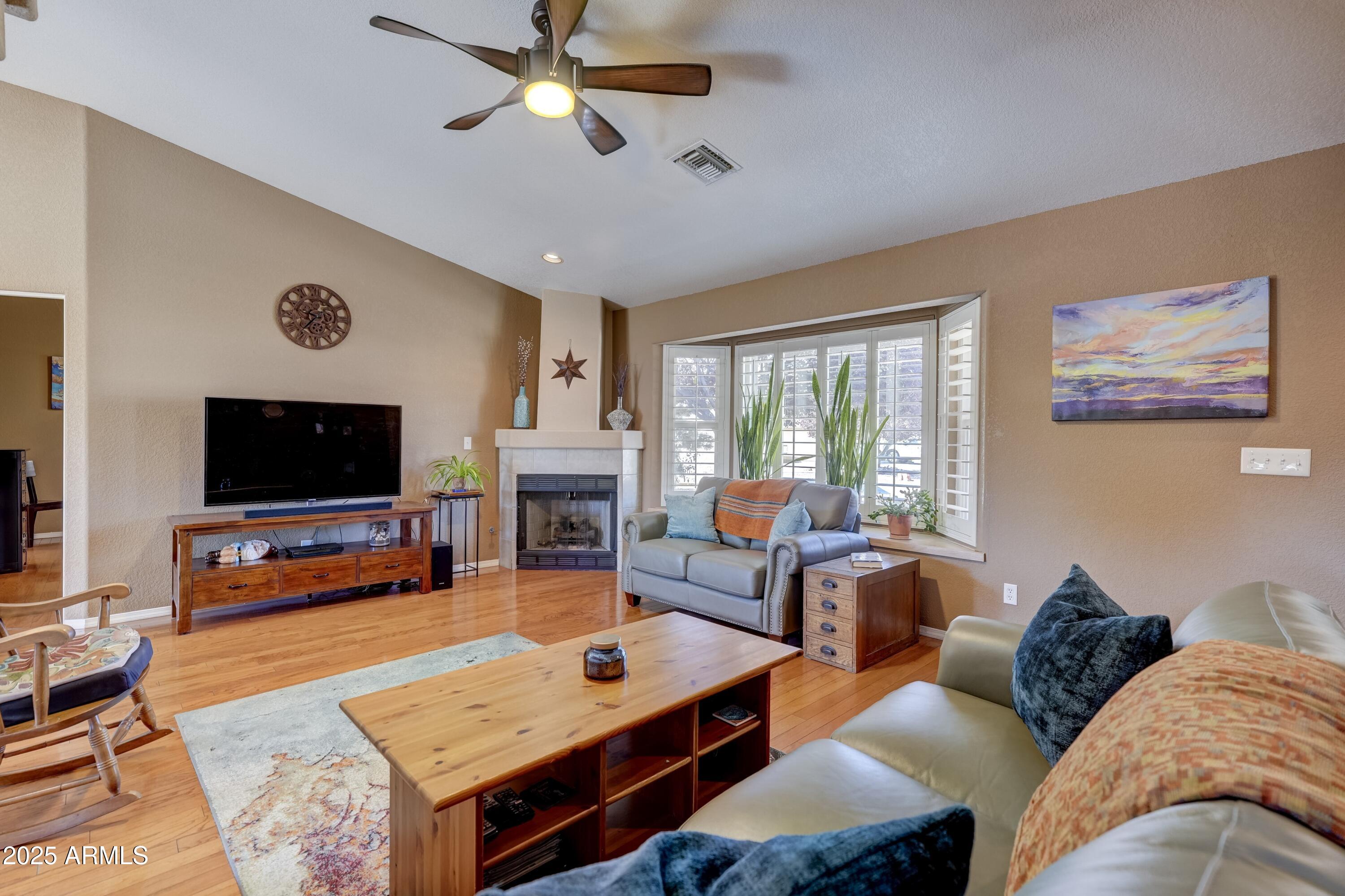 3293 ROSE Lane