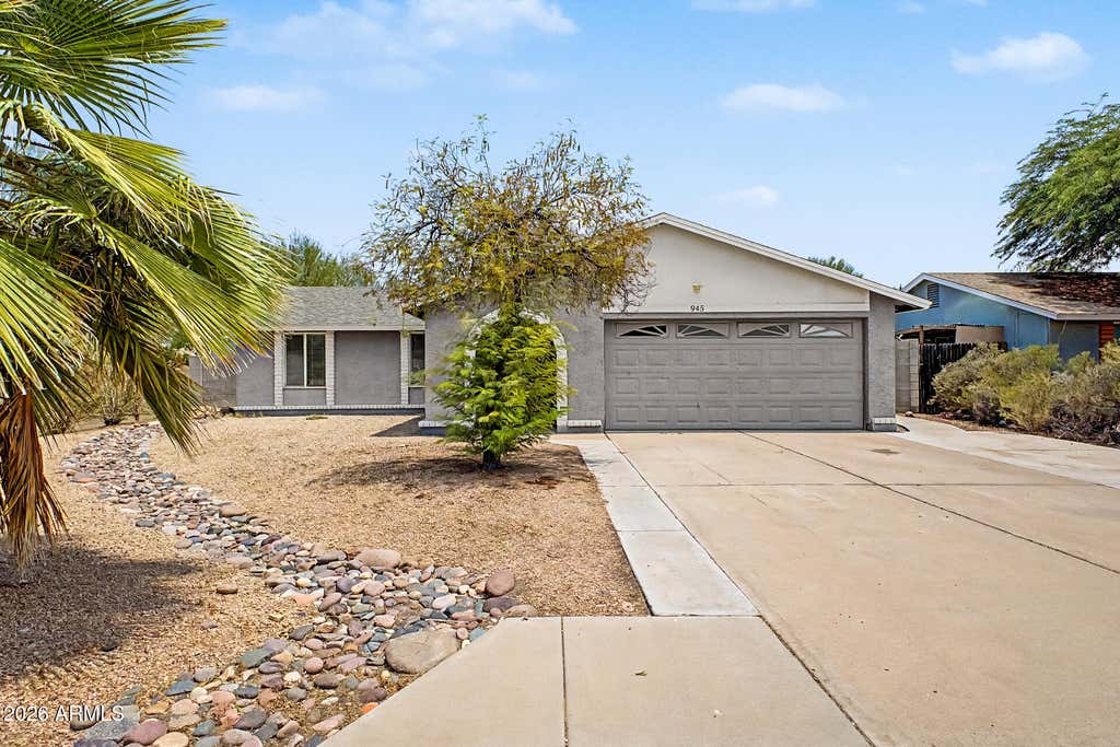 Photo of 945 N Central Drive, Chandler, AZ 85224 (MLS # 7055940)