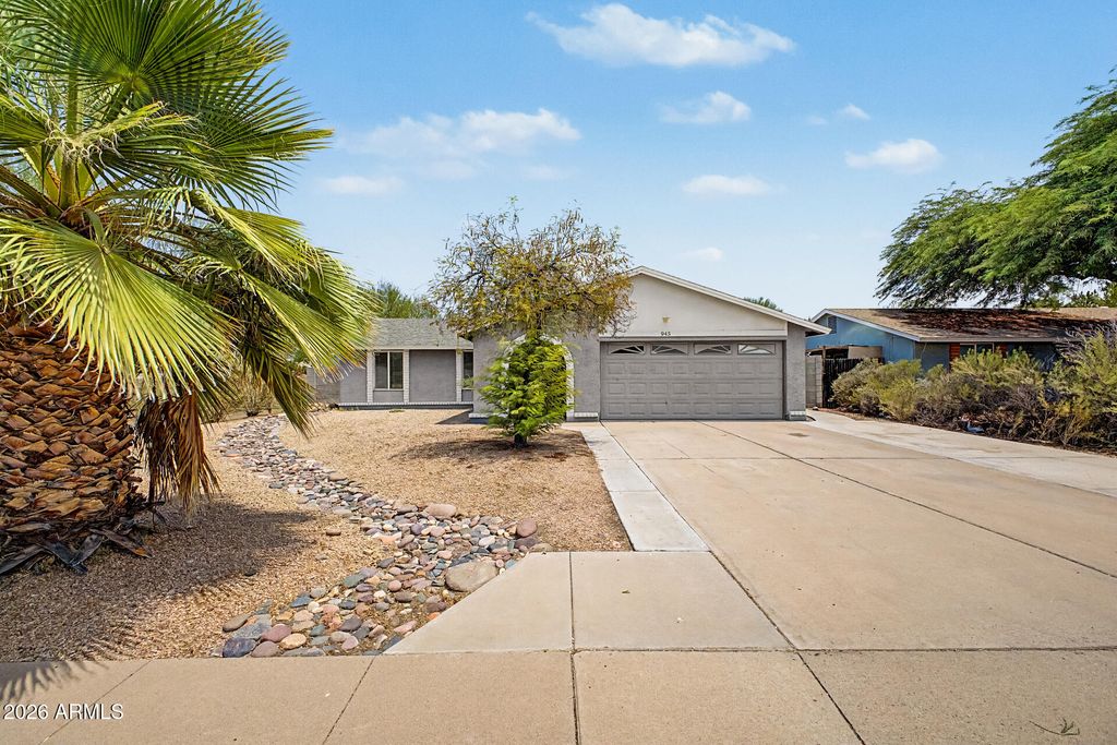 Photo of 945 N Central Drive, Chandler, AZ 85224 (MLS # 7055940)