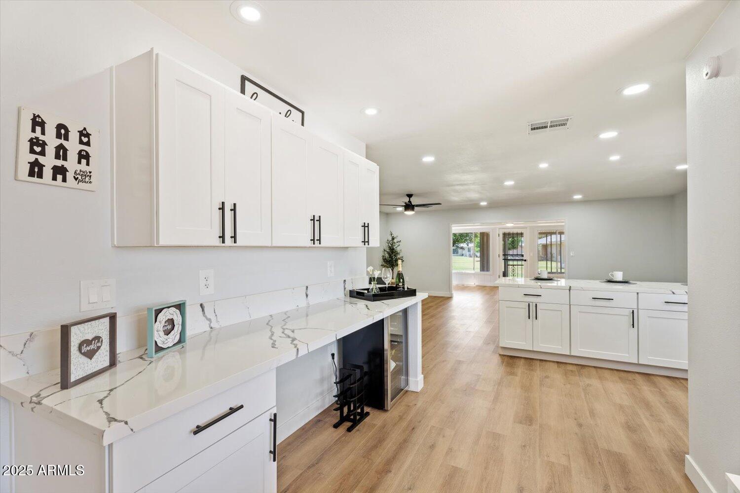 10839 W PEORIA Avenue